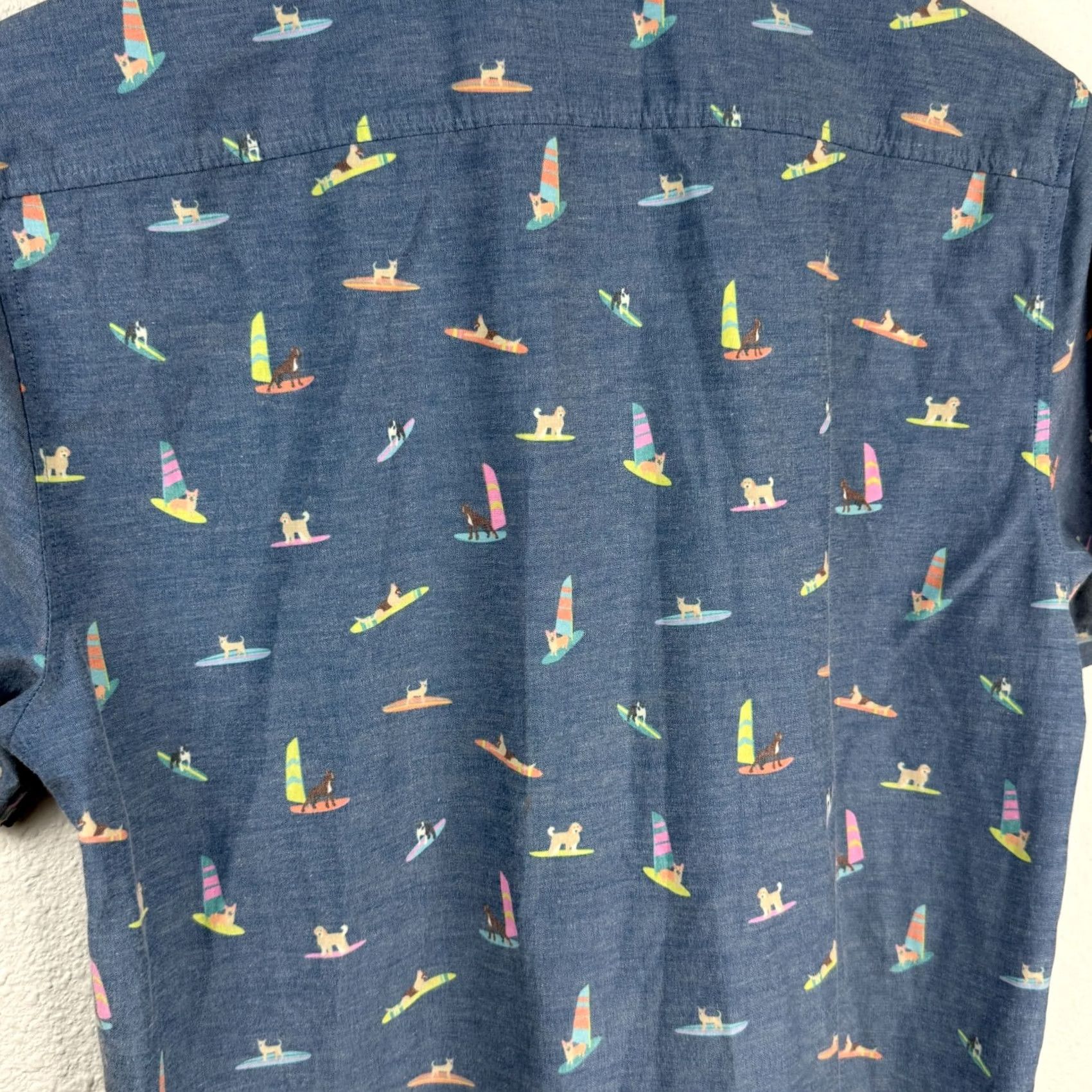 Chubbies Chubbies Shirt Mens S Blue Dog Surf Short Sleeve Button Up Summer Preppy Shirt Size US S / EU 44-46 / 1 - 7 Thumbnail
