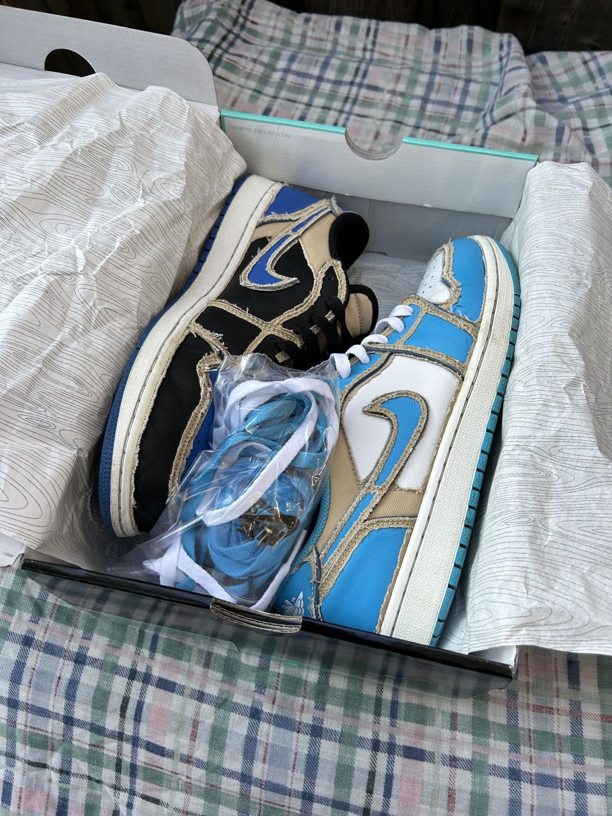 Jordan Brand Nike SB Air Jordan 1 Low QS Desert Ore Size US 10.5 / EU 43-44 - 9 Thumbnail