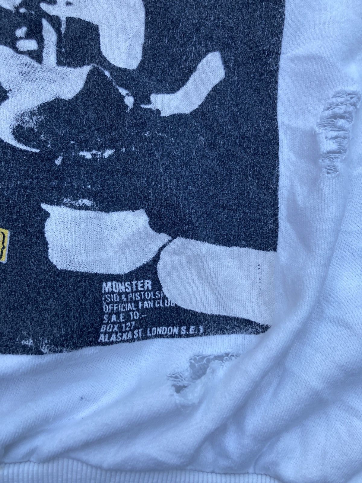 Band Tees Vintage Bootleg Sex Pistols Distressed Crewneck Sweatshirt Size US L / EU 52-54 / 3 - 6 Thumbnail