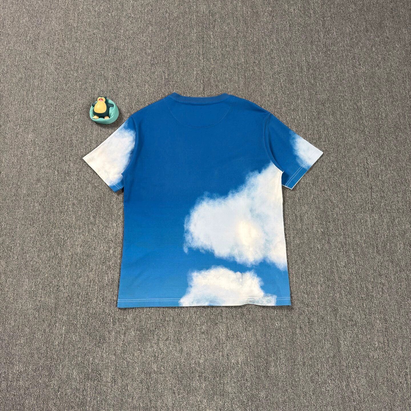 Louis Vuitton LV Blue Sky Cloud SS Tee L Size US L / EU 52-54 / 3 - 2 Thumbnail