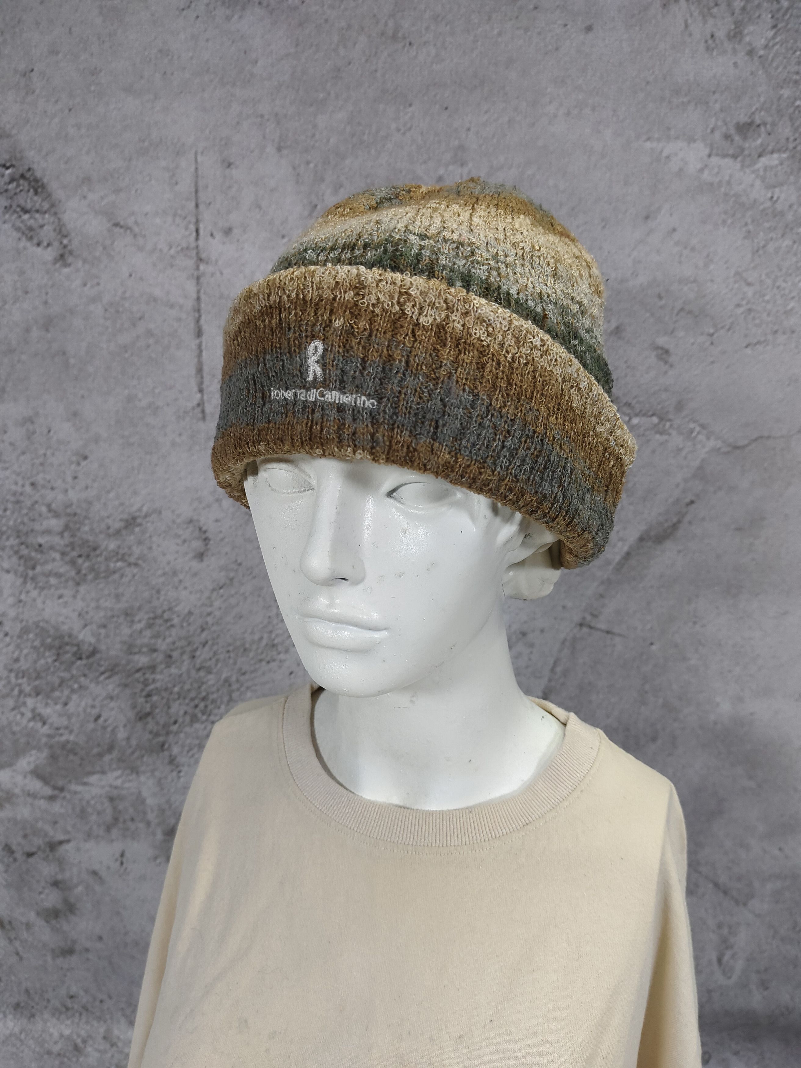 Japanese Brand 90s Roberta di Camerino- Embroidered Logo Streetwear Beanie Size ONE SIZE - 1 Thumbnail