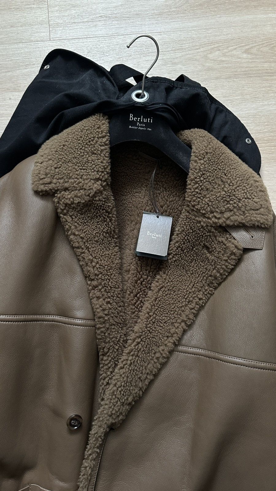 Berluti FW18 Runway Collection Toffee Shearling Coat Size US L / EU 52-54 / 3 - 8 Thumbnail