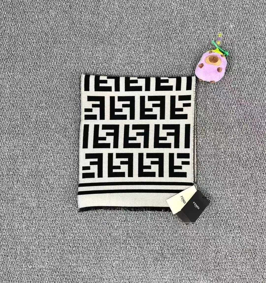 Fendi fendi black and white logo wool scarf. Size ONE SIZE - 3 Thumbnail