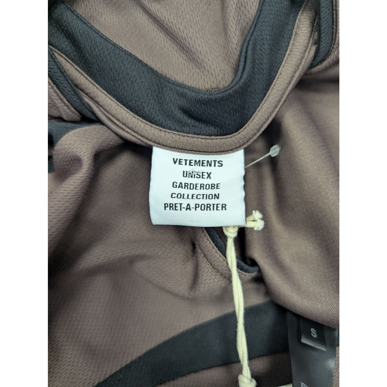 Vetements o1rshd1 Trademark Football Jersey T-Shirt in chocolate brown Size US S / EU 44-46 / 1 - 19 Thumbnail