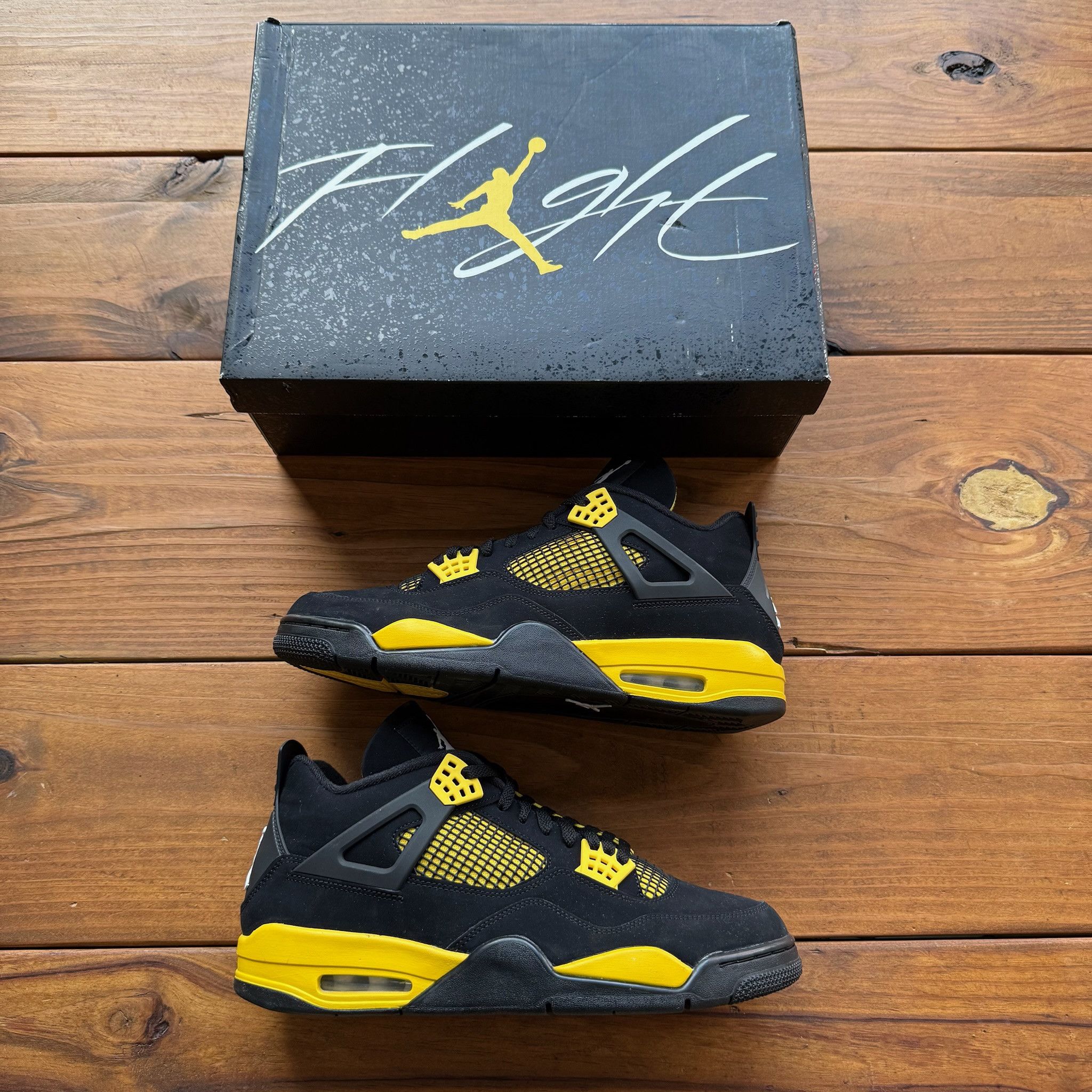 Jordan Brand Size 13 - Jordan 4 Retro 'Thunder' 2023 Size US 13 / EU 46 - 1 Thumbnail