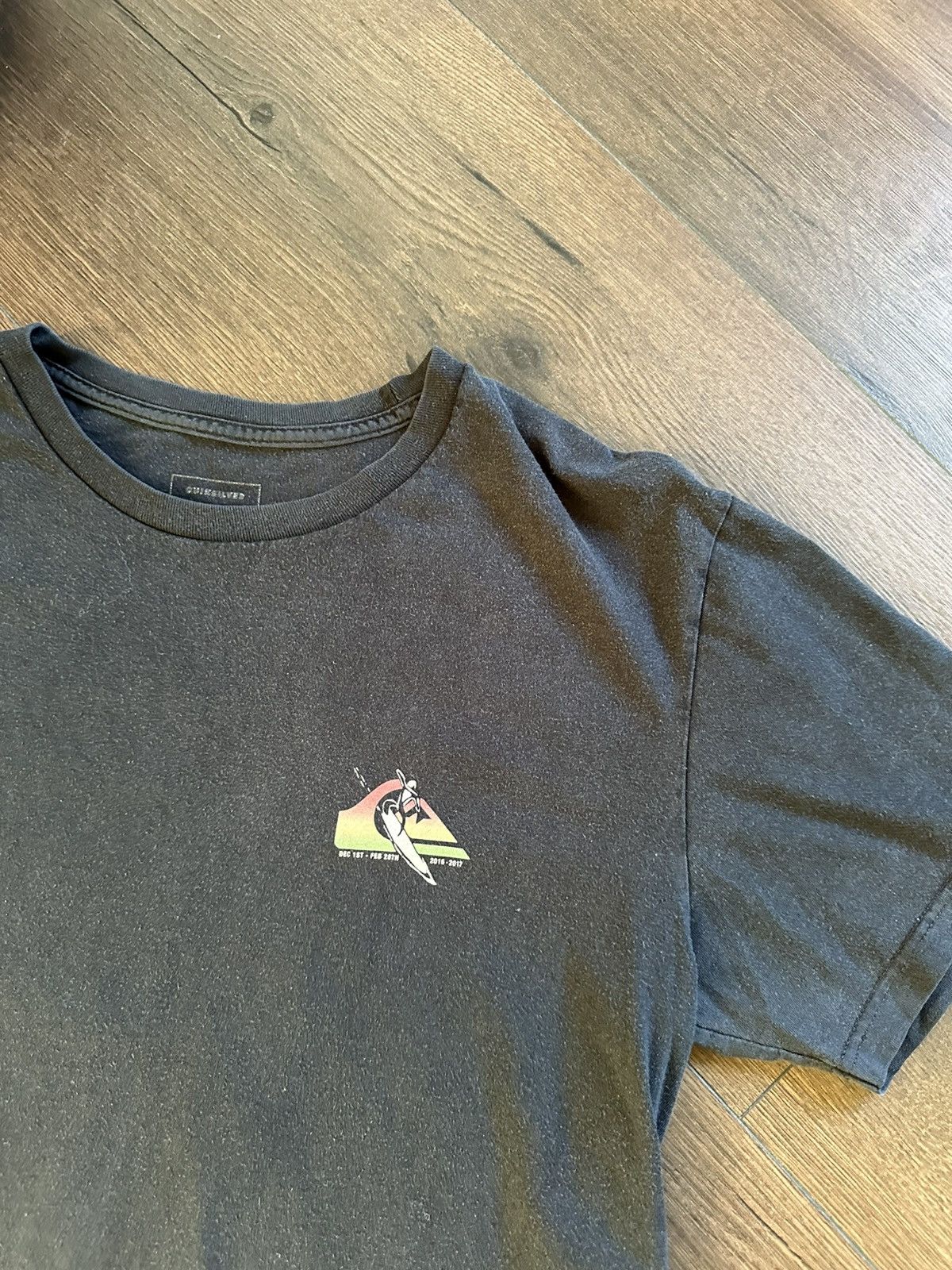 Quiksilver Vintage Quiksilver T-shirt Big Back Print Size US L / EU 52-54 / 3 - 9 Thumbnail