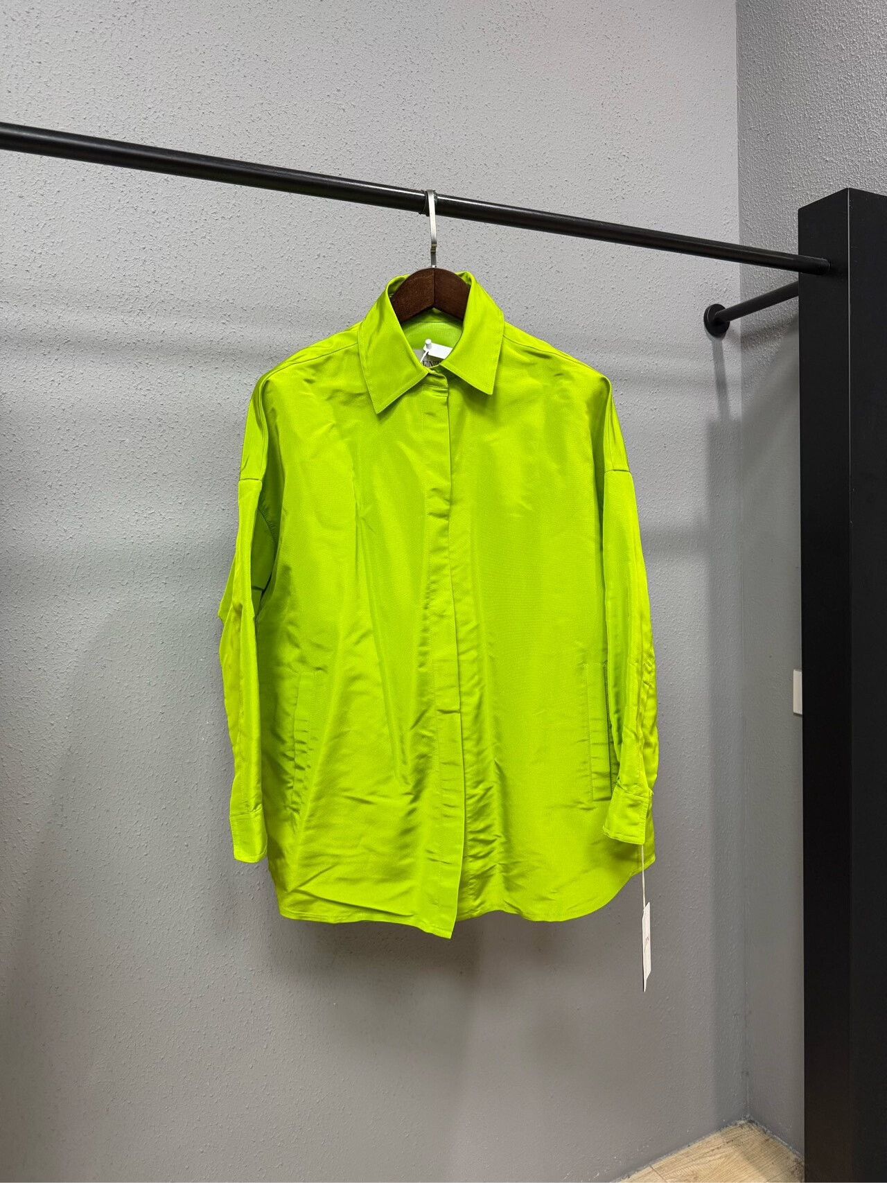 Valentino Valentino Green Oversized Shirt Size S / US 4 / IT 40 - 1 Thumbnail