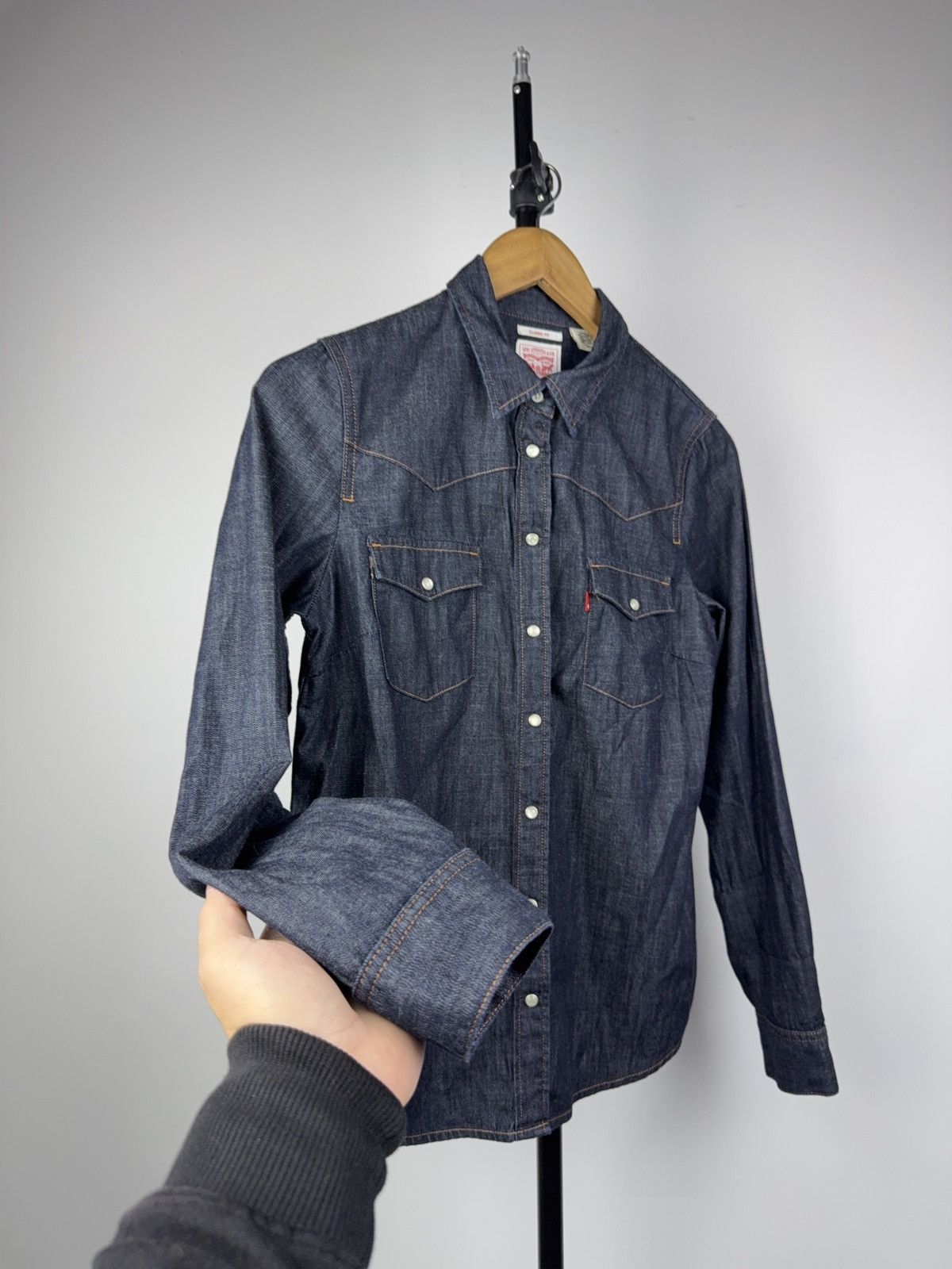 Levi's Western 00s Levi’s Western Denim Shirt Classic Fit S sz Size S / US 4 / IT 40 - 5 Thumbnail