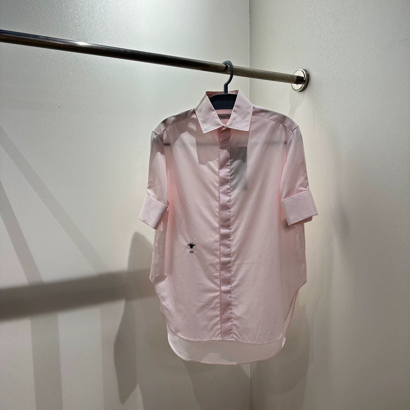 Christian Dior Monsieur Christian Dior apr751 pink bee short sleeve shirt 32 cotton Size XXS / US 00 / IT 34 - 1 Thumbnail