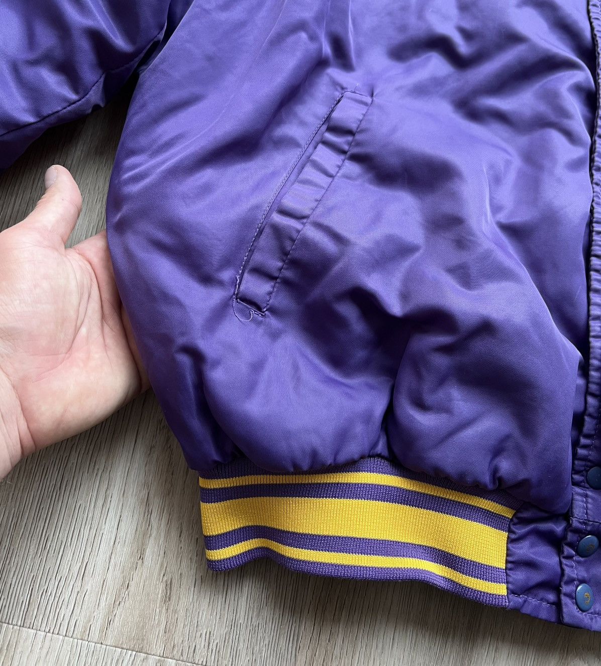 NBA × Vintage Vintage 80-90s NBA L.A. Lakers Purple Bomber Varsity Jacket Size US L / EU 52-54 / 3 - 5 Thumbnail