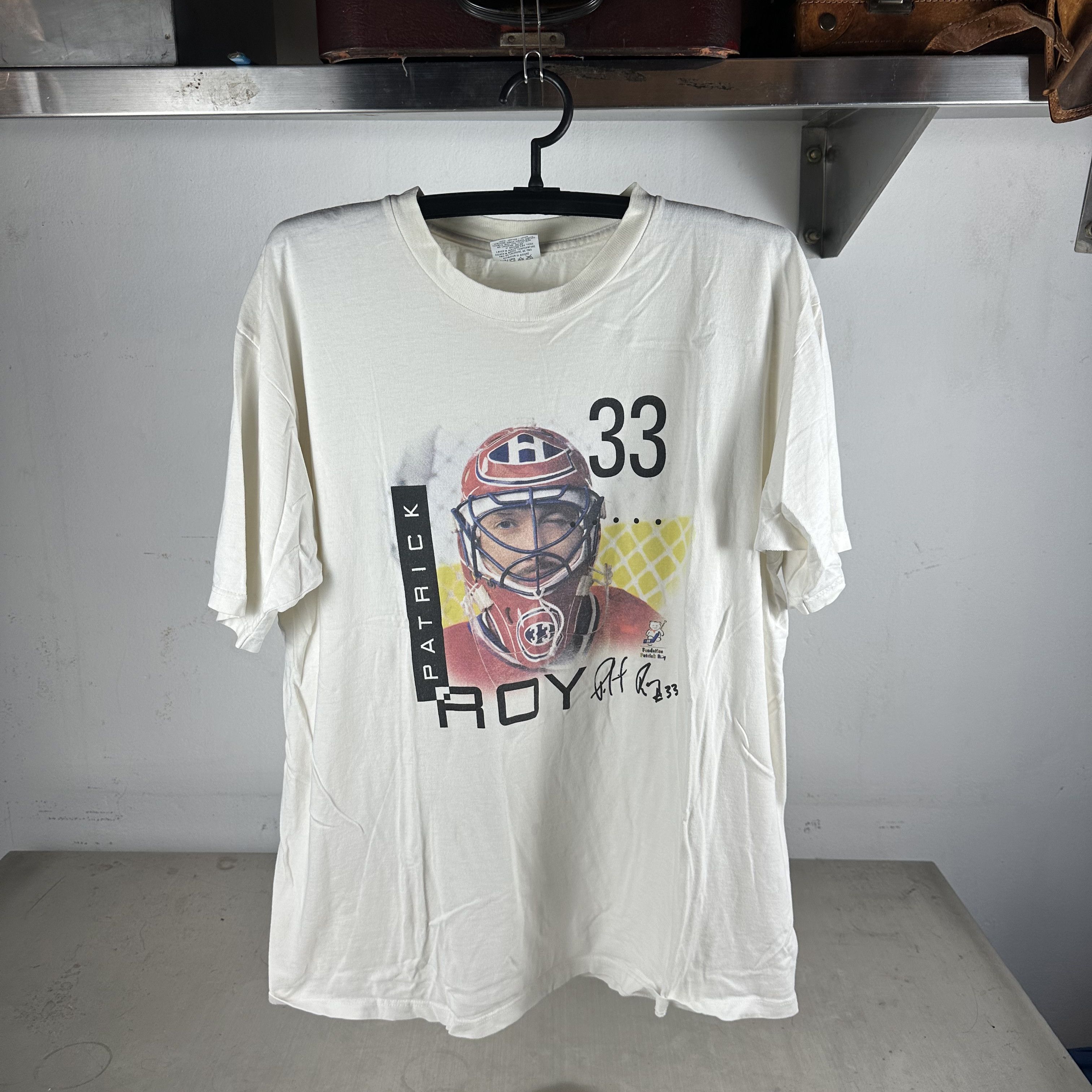Vintage Vintage 90s Patrick Roy Montreal Canadiens NHL T-shirt Size US XL / EU 56 / 4 - 1 Thumbnail