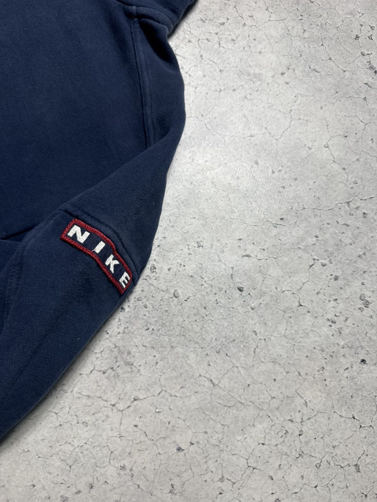 Nike Nike Vintage 90’s Sweatshirt Big Logo Swoosh Retro Y2K Size US L / EU 52-54 / 3 - 6 Thumbnail