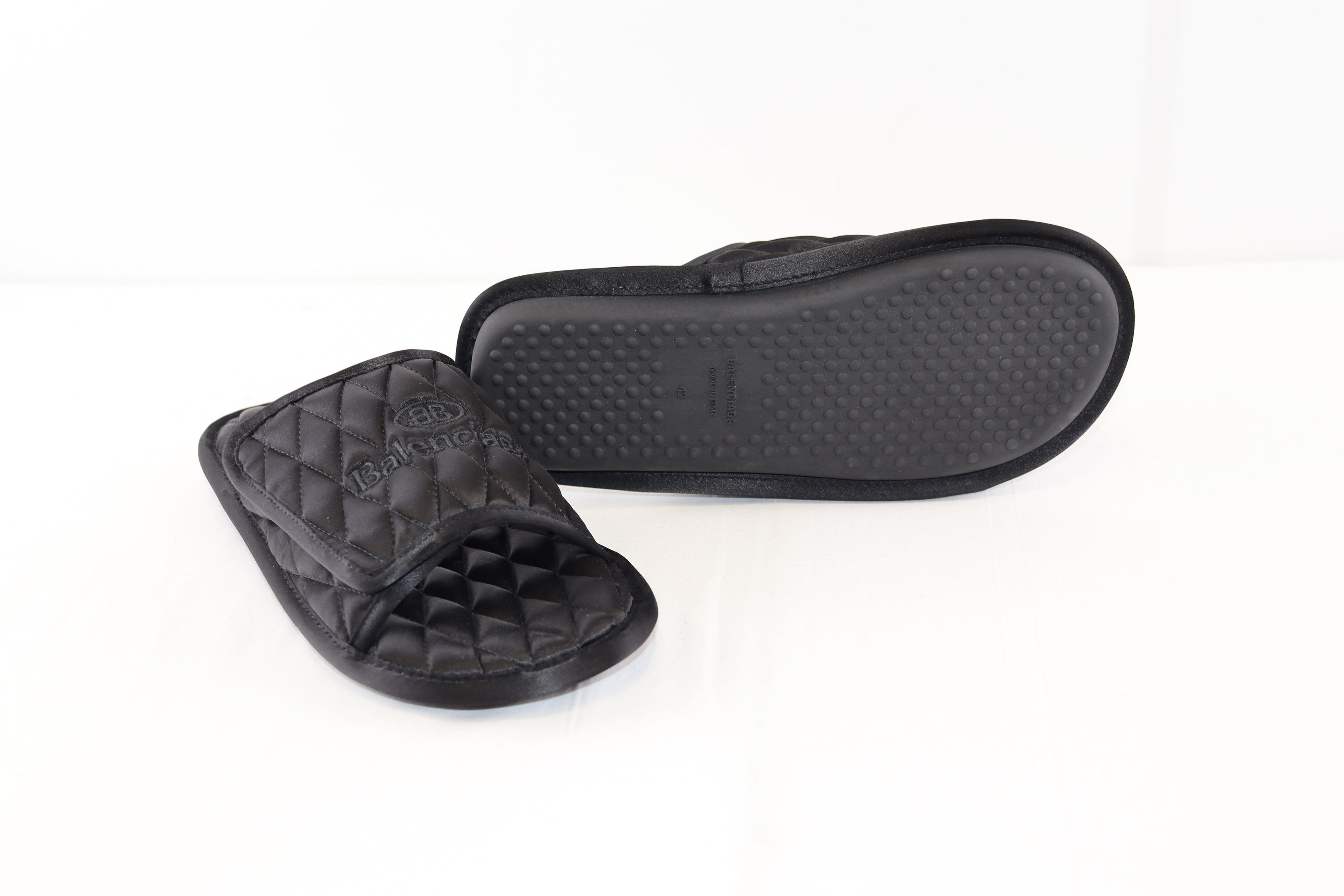Balenciaga o1rshd1 Q:2 / Quilted Satin/Hotel Artw Home Slide Sandal Size US 9 / EU 42 - 7 Thumbnail