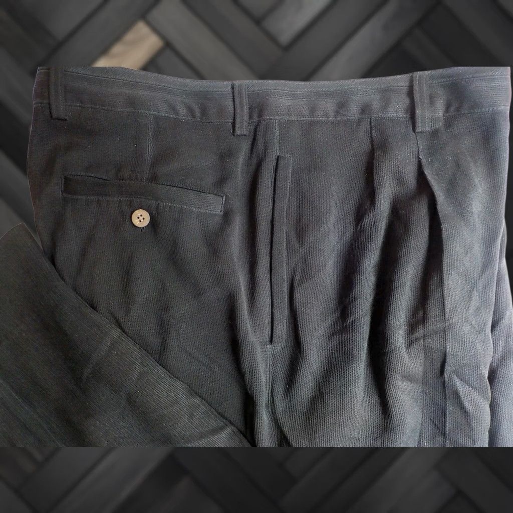 Tommy Bahama VINTAGE Tommy Bahama Dress Pants Black 35x28 Pleated Silk/Wool Relaxed Mens Dress Slacks Pants Size US 35 - 1 Thumbnail