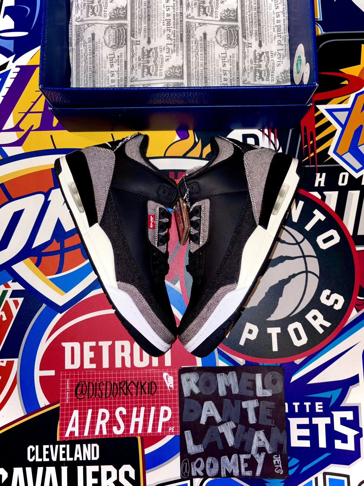 Jordan Brand Black Denim Levi's x Air Jordan 3 Retro SP (IR0914-400) Size US 9.5 / EU 42-43 - 2 Thumbnail