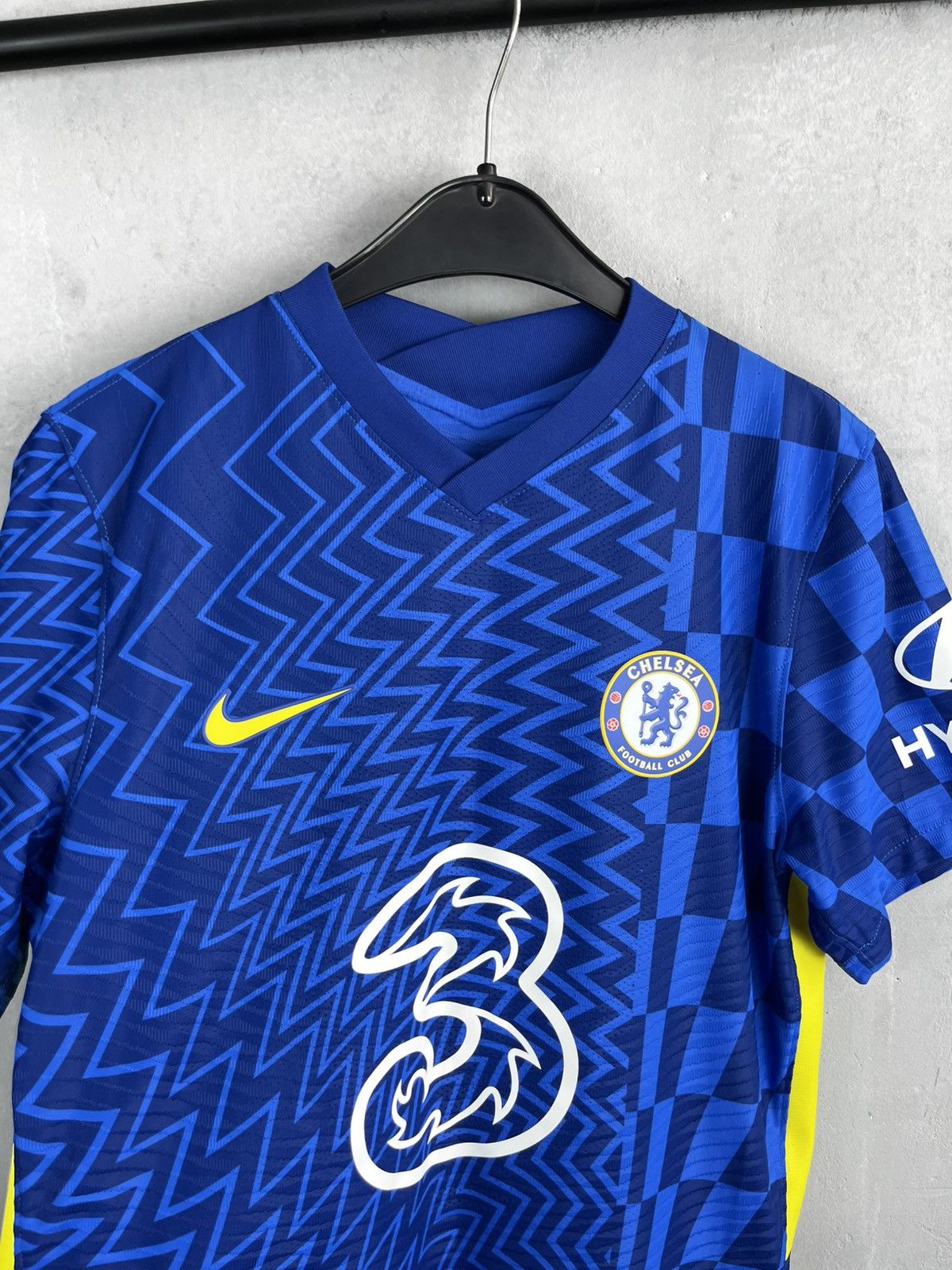 Chelsea Soccer Christian Pulisic Chelsea Nike Soccer Hyundai Jersey l Size US M / EU 48-50 / 2 - 5 Thumbnail