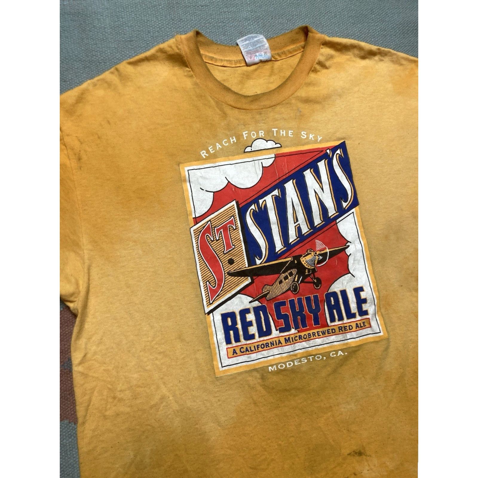 Hanes VINTAGE St Stans 90s graphic T-Shirt Red Sky Ale Beer California XL Mens Size US XL / EU 56 / 4 - 4 Thumbnail