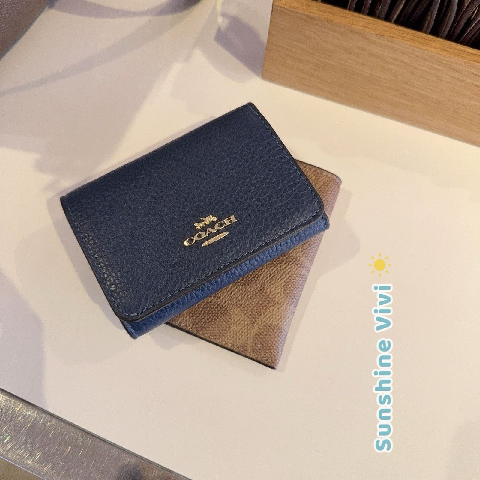 Coach NWT Coach Card Holder Wallet CZ034 Tan/Deep Blue Size ONE SIZE - 1 Thumbnail