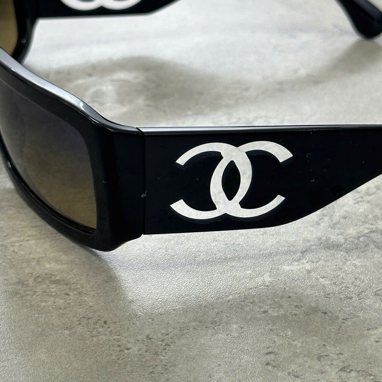 Chanel CHANEL 0CH5526 C501/W1 Sunglasses BLACK Size ONE SIZE - 2 Thumbnail