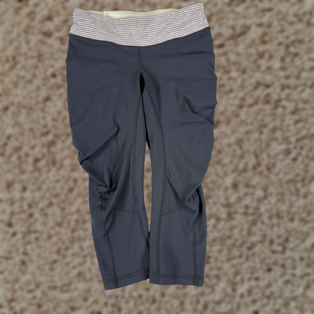 Lululemon Lululemon Activewear Pants Womens 4 Gray Cropped with Pockets 18" Size 27" / US 4 / IT 40 - 1 Thumbnail