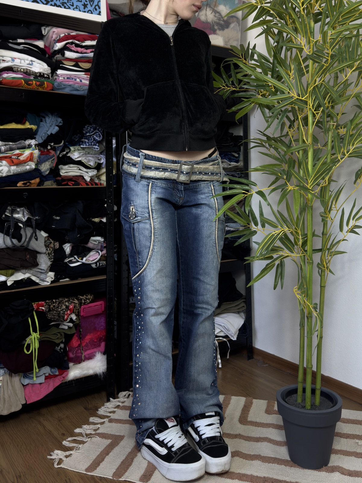 Vintage VINTAGE 2000s MARIELLA BURANI BELT FLARE JEANS Size 27" / US 4 / IT 40 - 2 Thumbnail