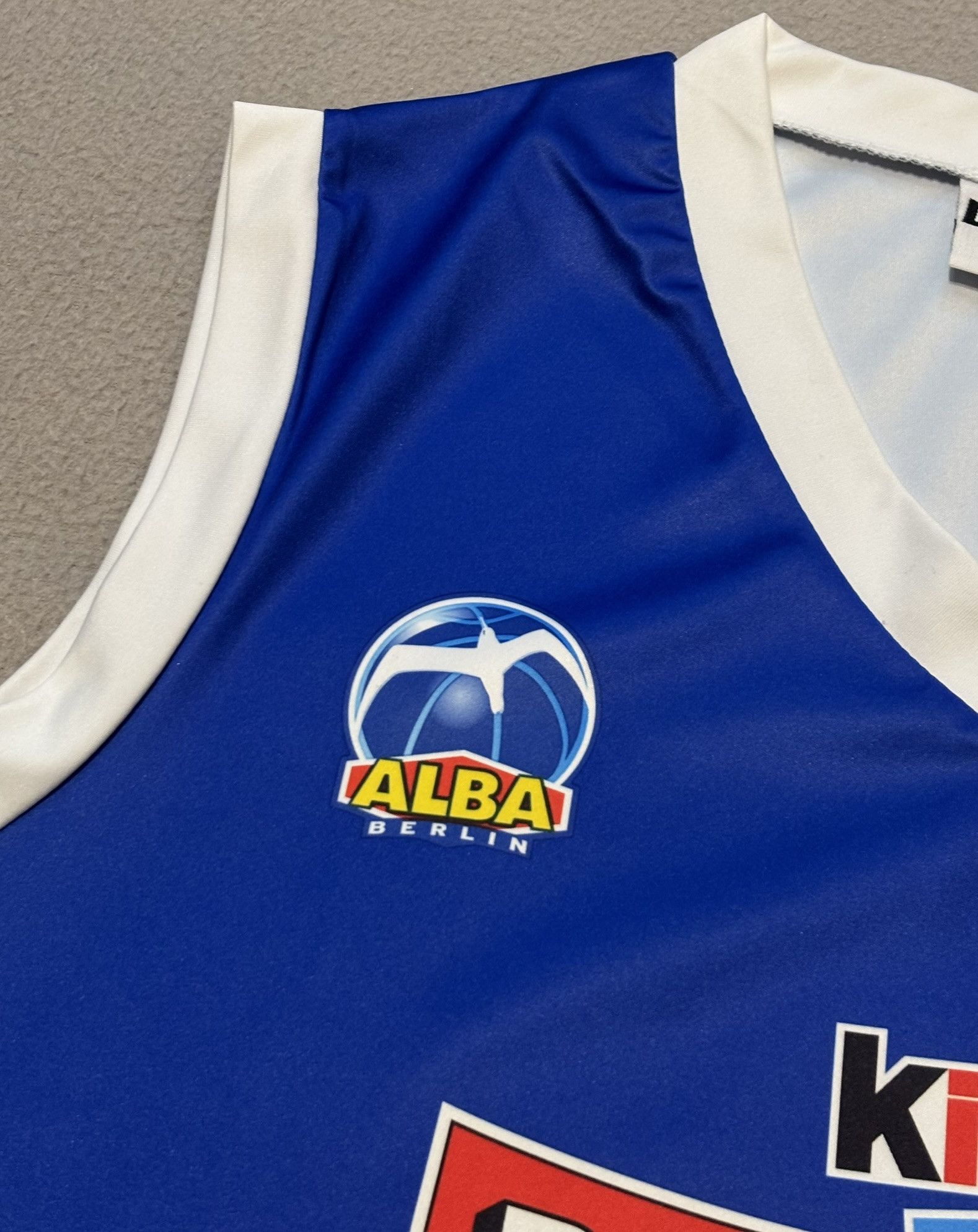 Other Alba Berlin Basketball Academy BBL Basketball Jersey, size M Size US M / EU 48-50 / 2 - 7 Thumbnail