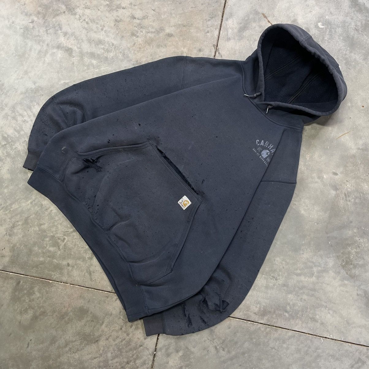 Carhartt Vintage Carhartt Hoodie Sweatshirt Thrashed Faded 2000s Size US L / EU 52-54 / 3 - 3 Thumbnail