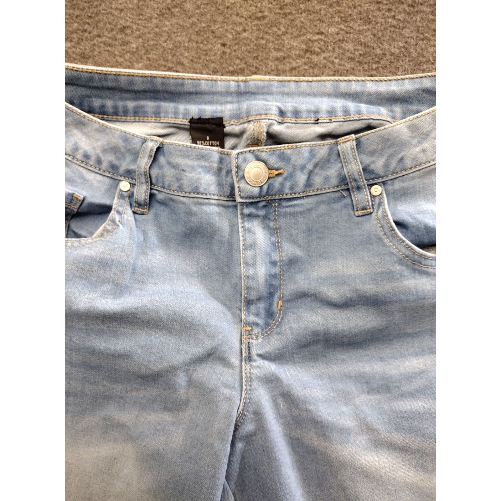 Vintage Unbranded Women's Jeans Shorts Cropped Light Wash 8 Blue Denim 5-Pocket Regular Mid Rise Adult Womens regret Size 30" / US 8 / IT 44 - 2 Thumbnail