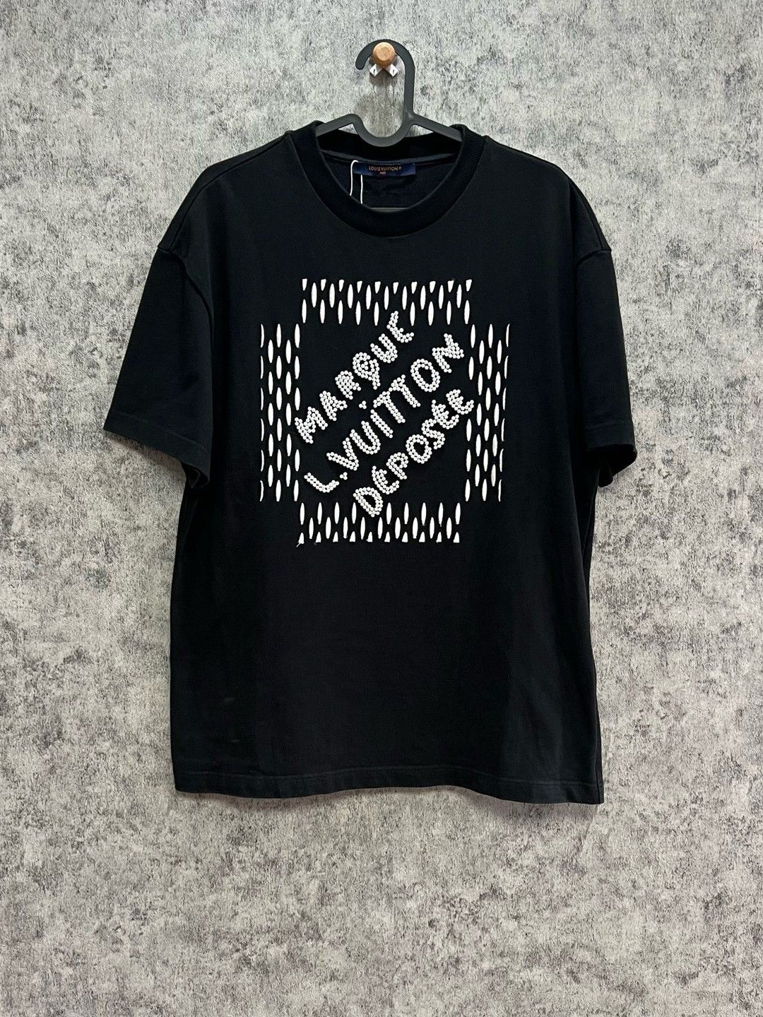 Louis Vuitton Louis Vuitton Embroidered Logo T-Shirt Size S Size US S / EU 44-46 / 1 - 1 Thumbnail