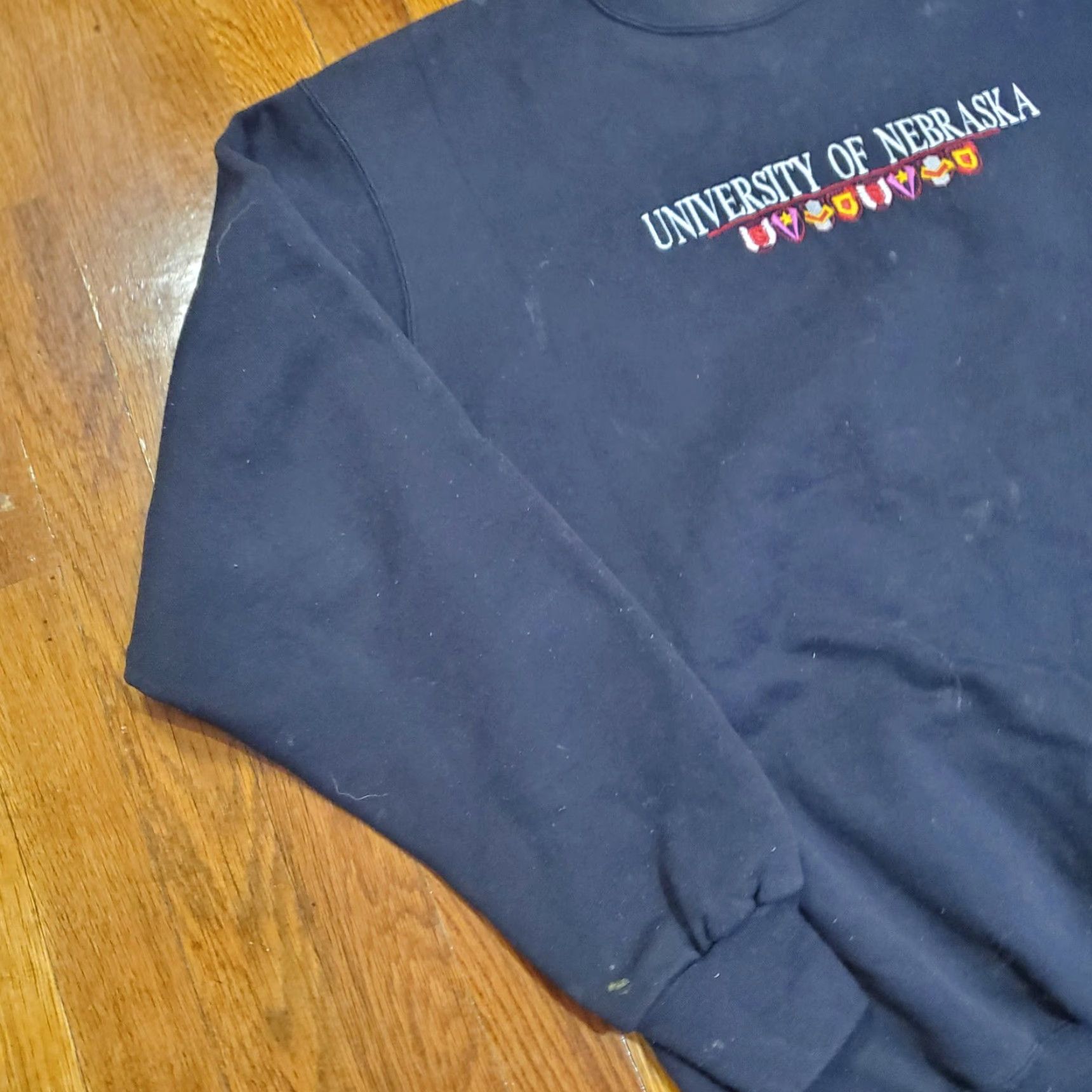 Champion VINTAGE Champion Sweatshirt Mens 2XL University of Nebraska Black Embroidered Logo Crewneck USA 90s Size US XXL / EU 58 / 5 - 2 Thumbnail