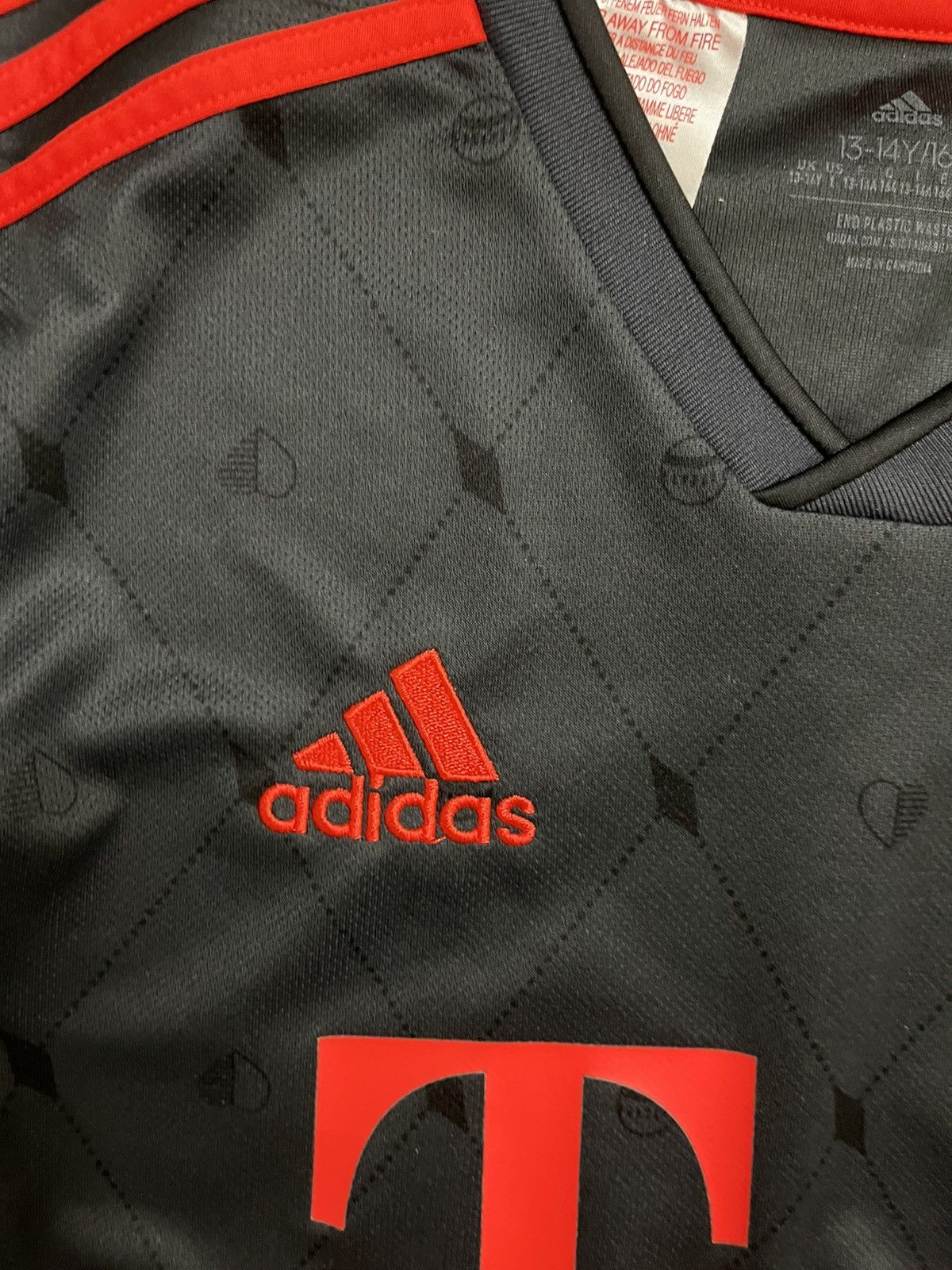 Adidas Bayern Munich 2022/23 Third kit Black and red Size US S / EU 44-46 / 1 - 5 Thumbnail
