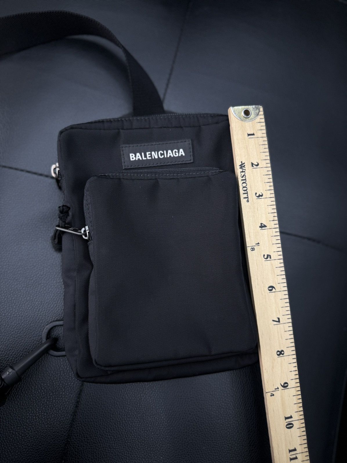 Balenciaga BALENCIAGA Explorer Shoulder Bag Black Unisex $1000 Retail Size ONE SIZE - 18 Thumbnail