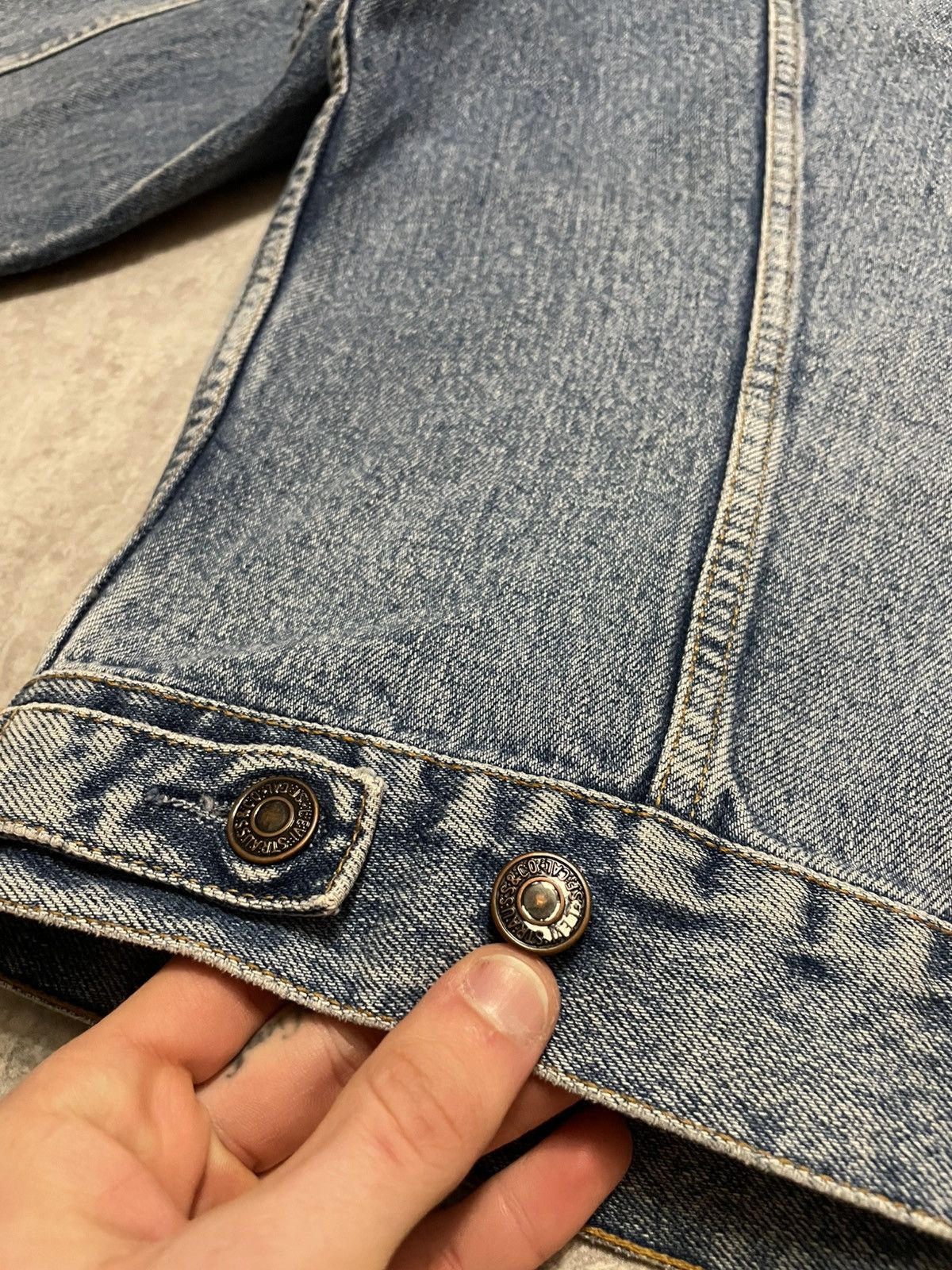Levi's Vintage Levis Distressed Denim Jacket 90s Size L Men’s Size US L / EU 52-54 / 3 - 23 Thumbnail