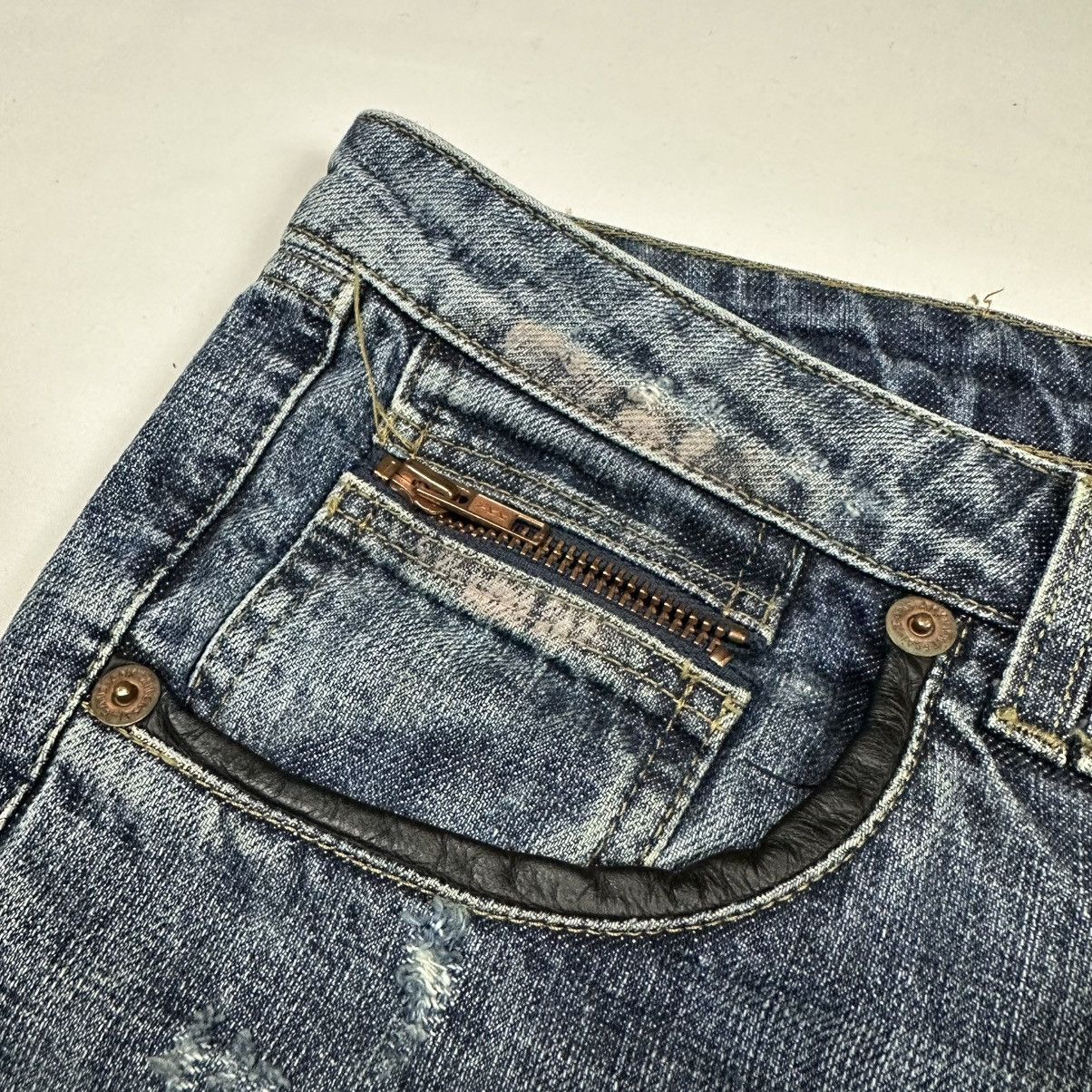 Andrew Mackenzie Andrew Mackenzie Low Waist Distressed Jeans IT48 W33 Size US 33 - 6 Thumbnail