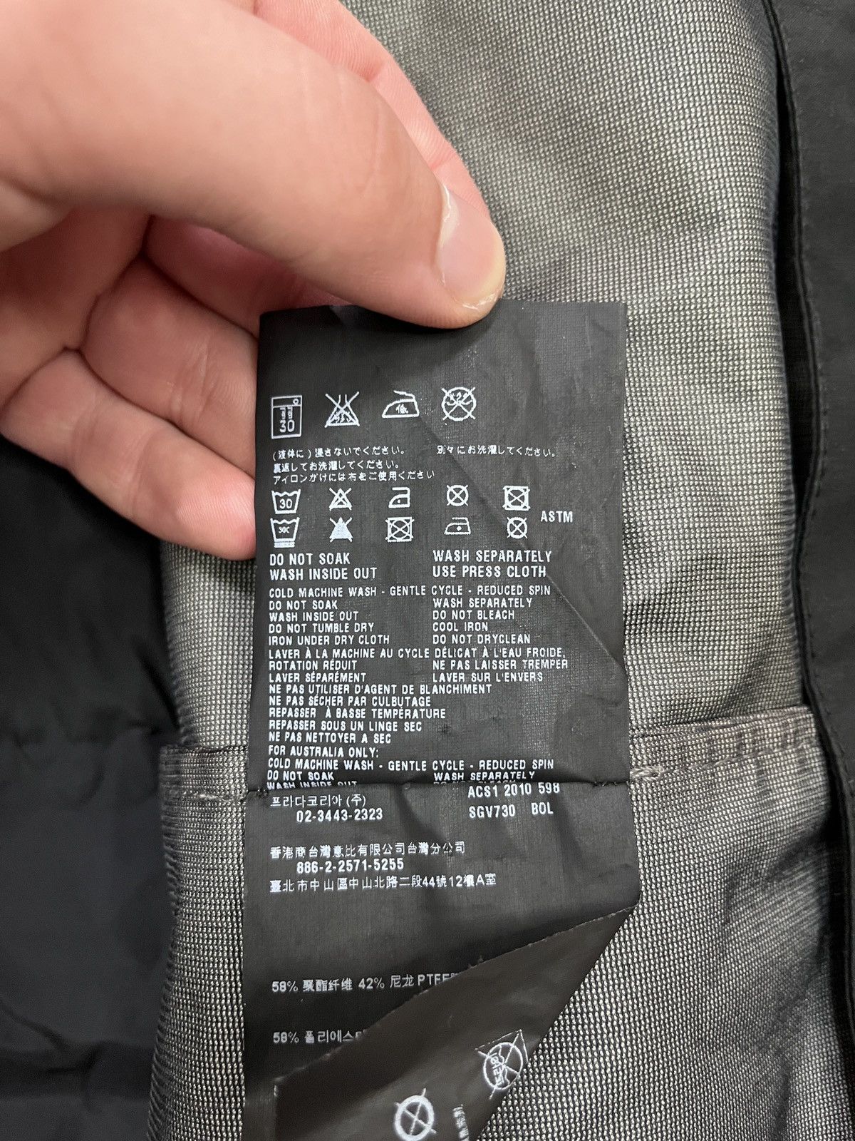 Prada Vintage Prada Black Nylon Bomber Jacket Sport Gore-Tex Size US L / EU 52-54 / 3 - 6 Thumbnail