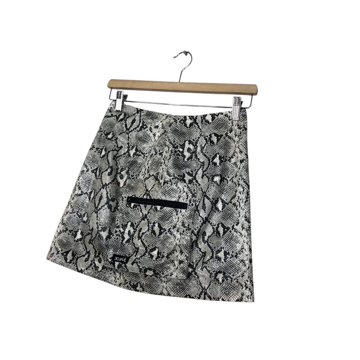 Japanese Brand X-Girl Snake Print Mini Skirt w/ Front Zip Pocket Size 24" / US 00 / IT 34 - 3 Thumbnail