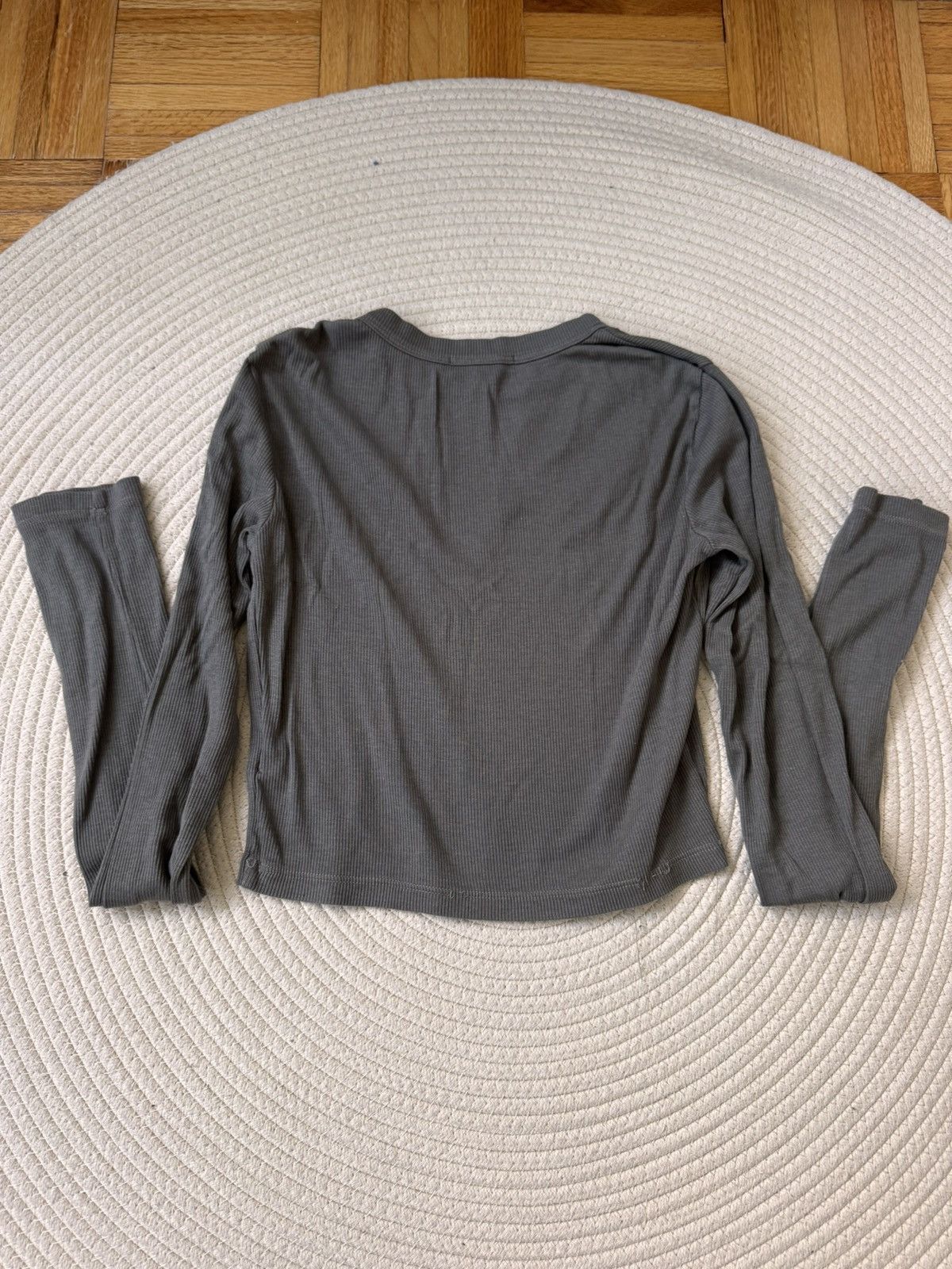 COTTONCITIZEN Cotton Citizen The Verona Crop Shirt in Ash size XS Size XS / US 0-2 / IT 36-38 - 3 Thumbnail