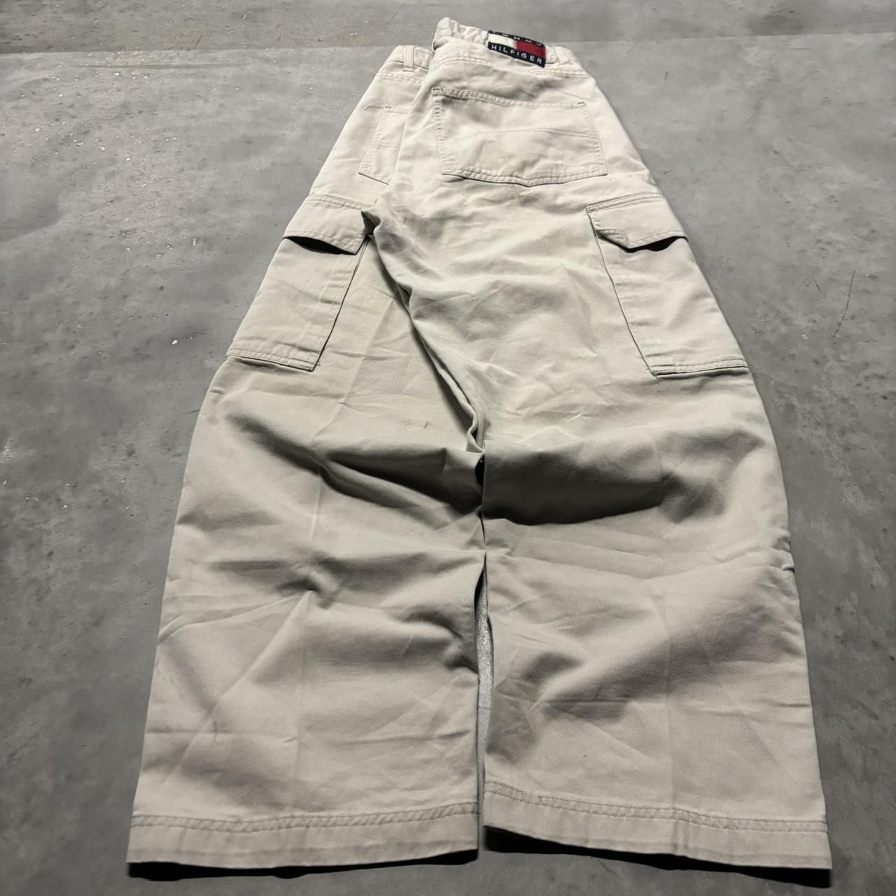 Tommy Hilfiger × Vintage Crazy Vintage Y2K/2000s Baggy Cream Tommy Hilfiger Skater Cargo Pants! Size US 30 / EU 46 - 4 Thumbnail