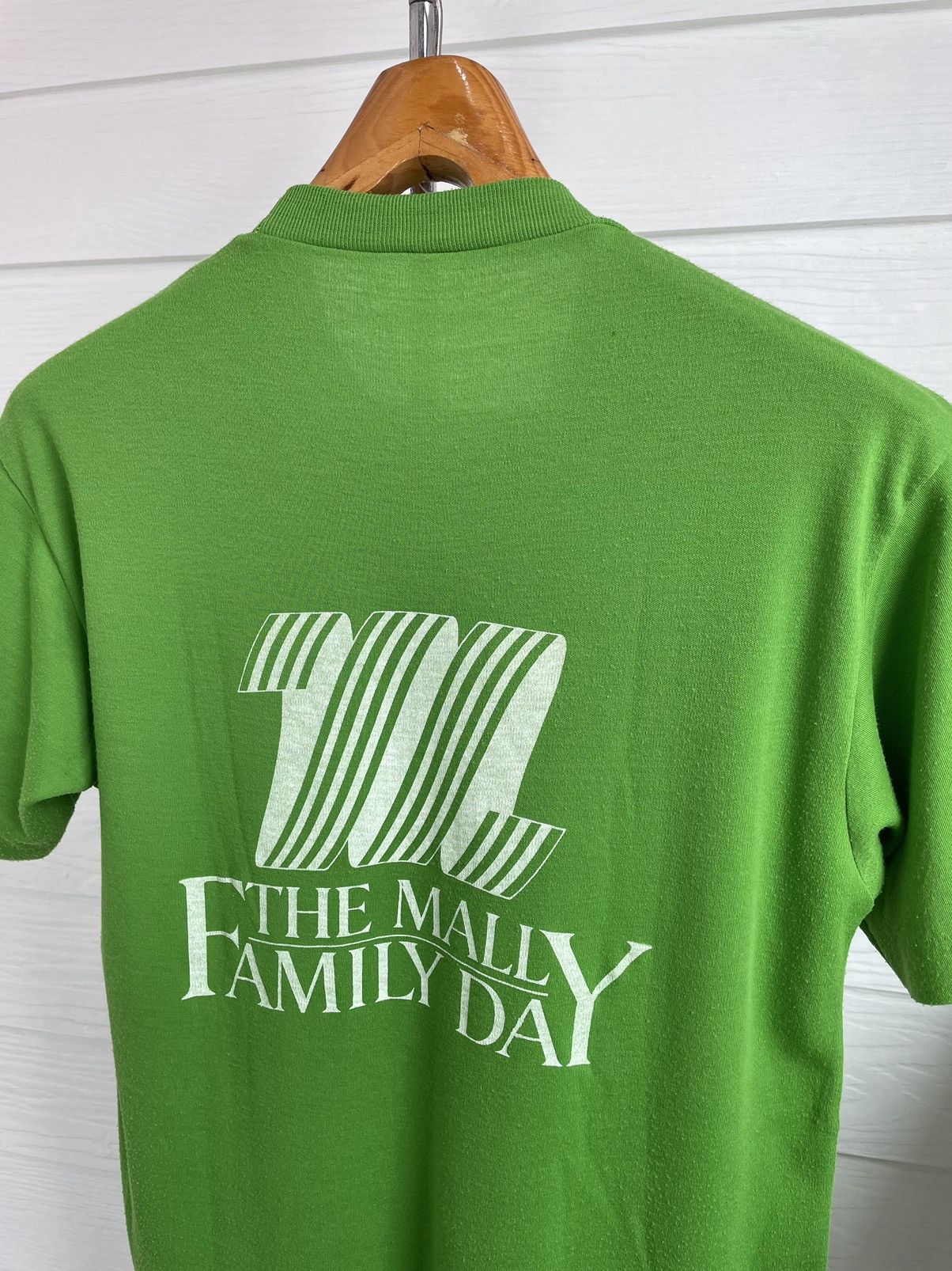 Vintage VINTAGE THE MALL FAMILY DAY T-SHIRT Size US M / EU 48-50 / 2 - 4 Thumbnail