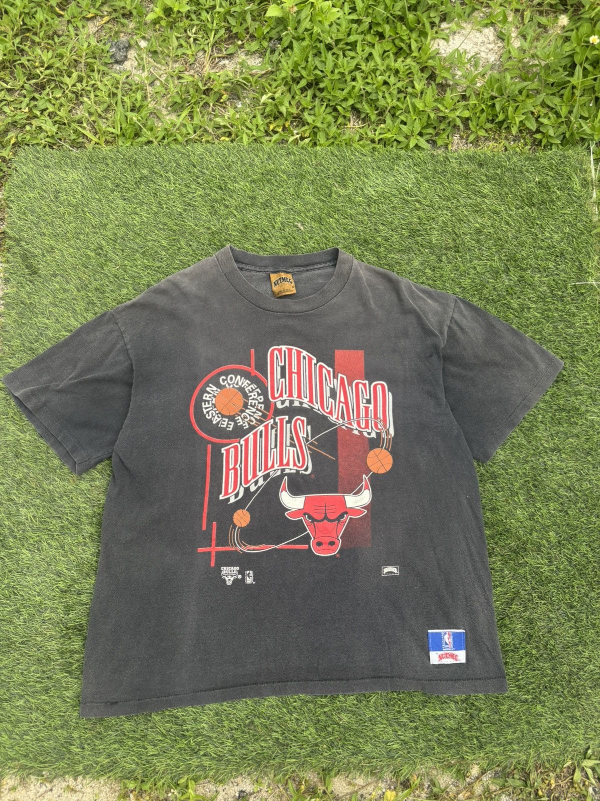 NBA Vintage Chicago Bulls Tshirt Size US L / EU 52-54 / 3 - 1 Thumbnail
