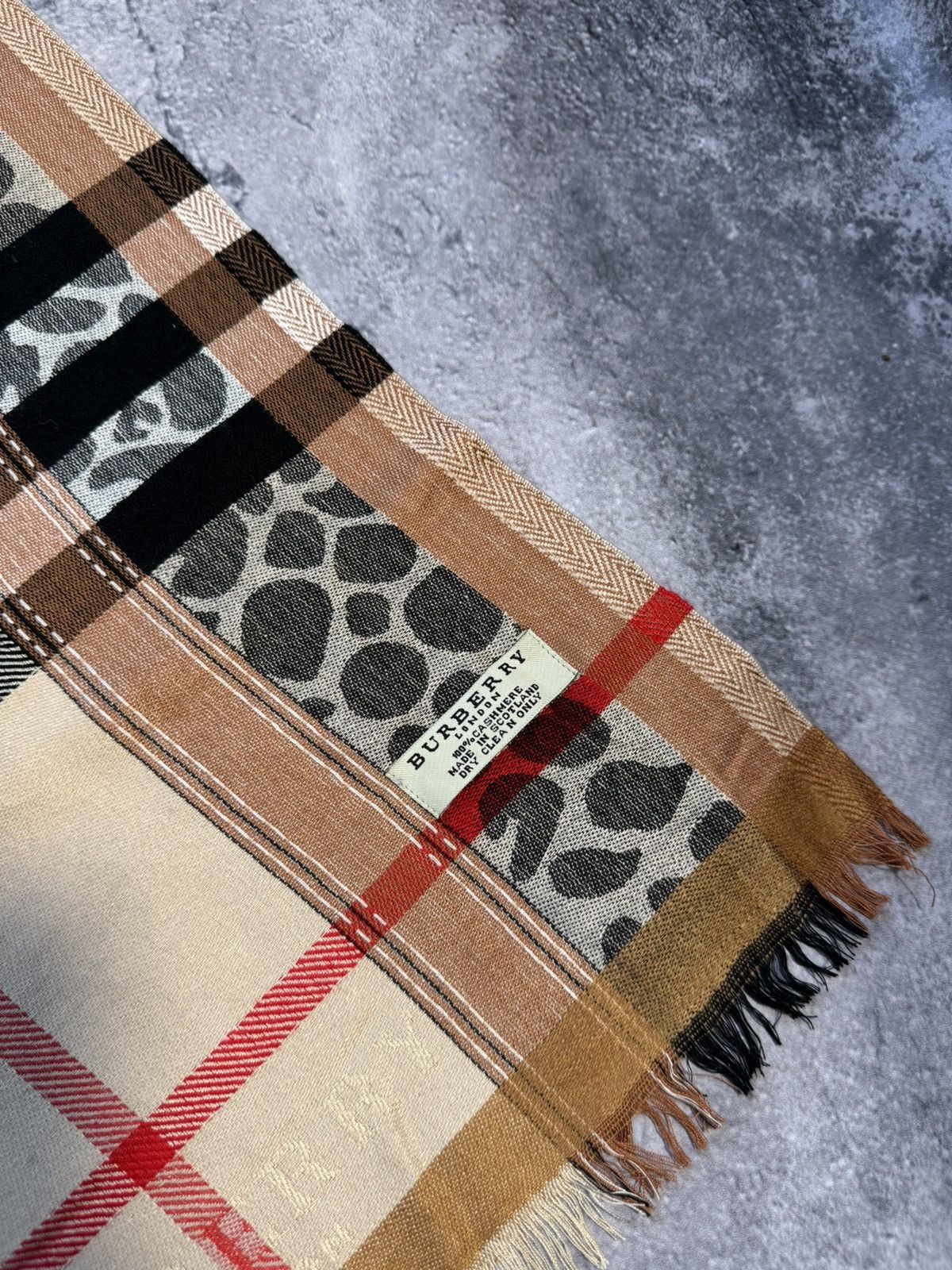Burberry Burberry Cashmere Vintage Scarf Size ONE SIZE - 2 Thumbnail