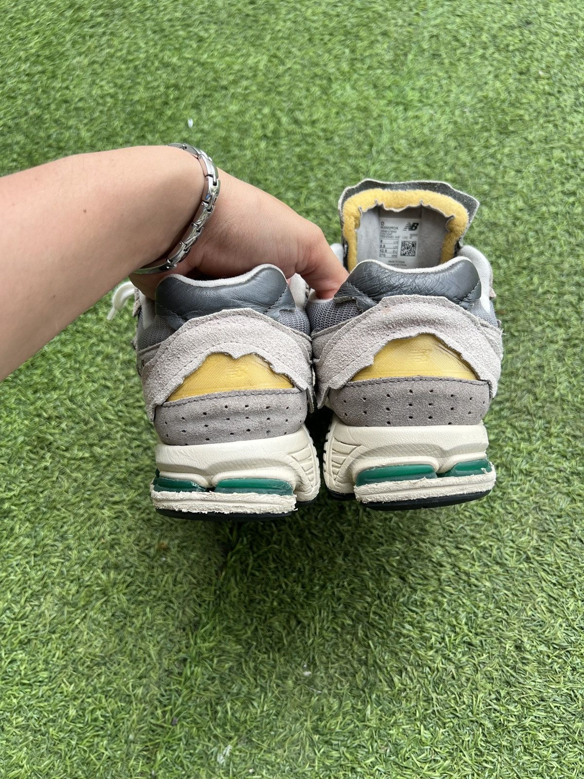 New Balance New Balance 2002R Raincloud Protection Pack M2002RDA Size US 9 / EU 42 - 5 Thumbnail