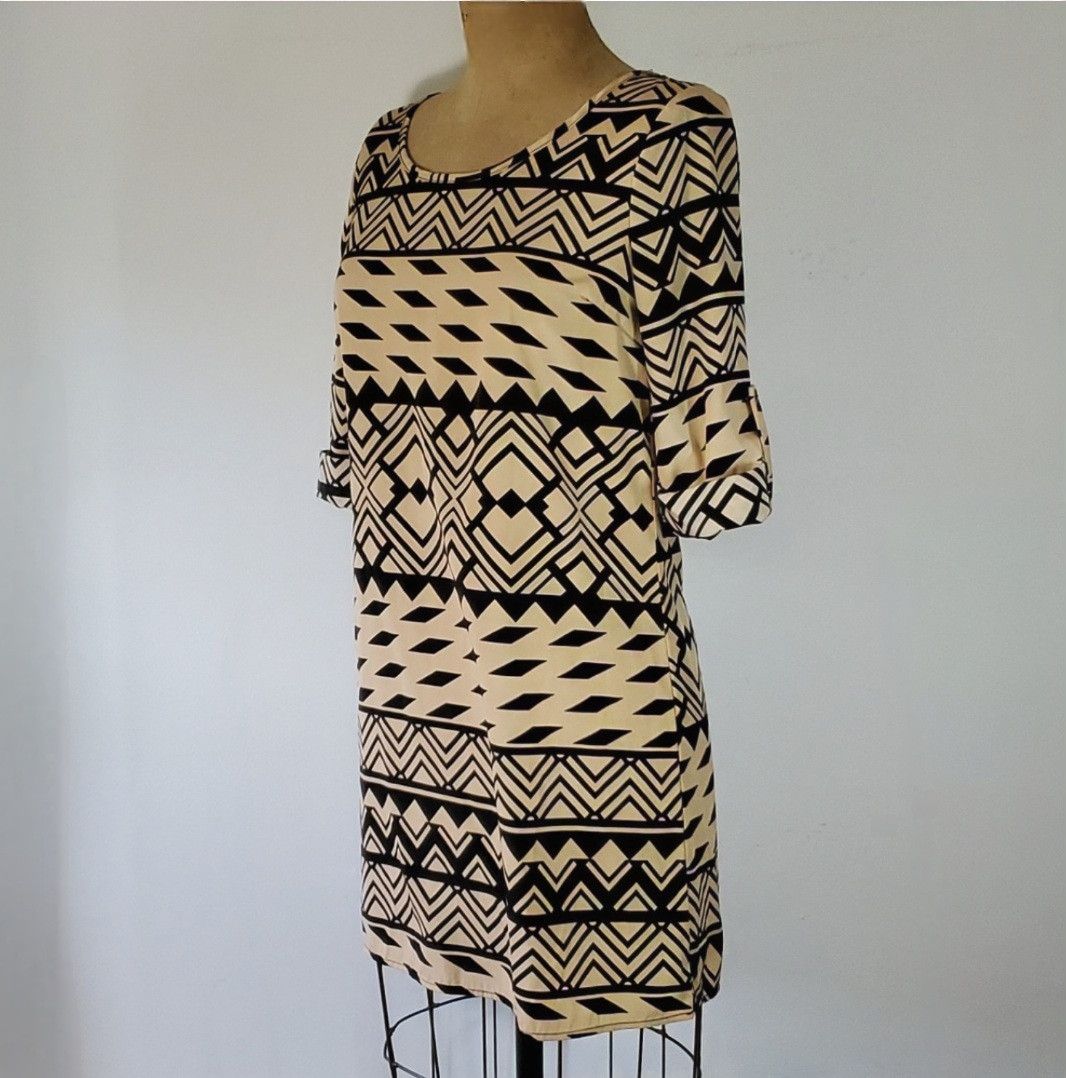 Other Charlotte Russe Size S Dress Mini Shift Rolled Elbow Sleeve Size S / US 4 / IT 40 - 3 Thumbnail
