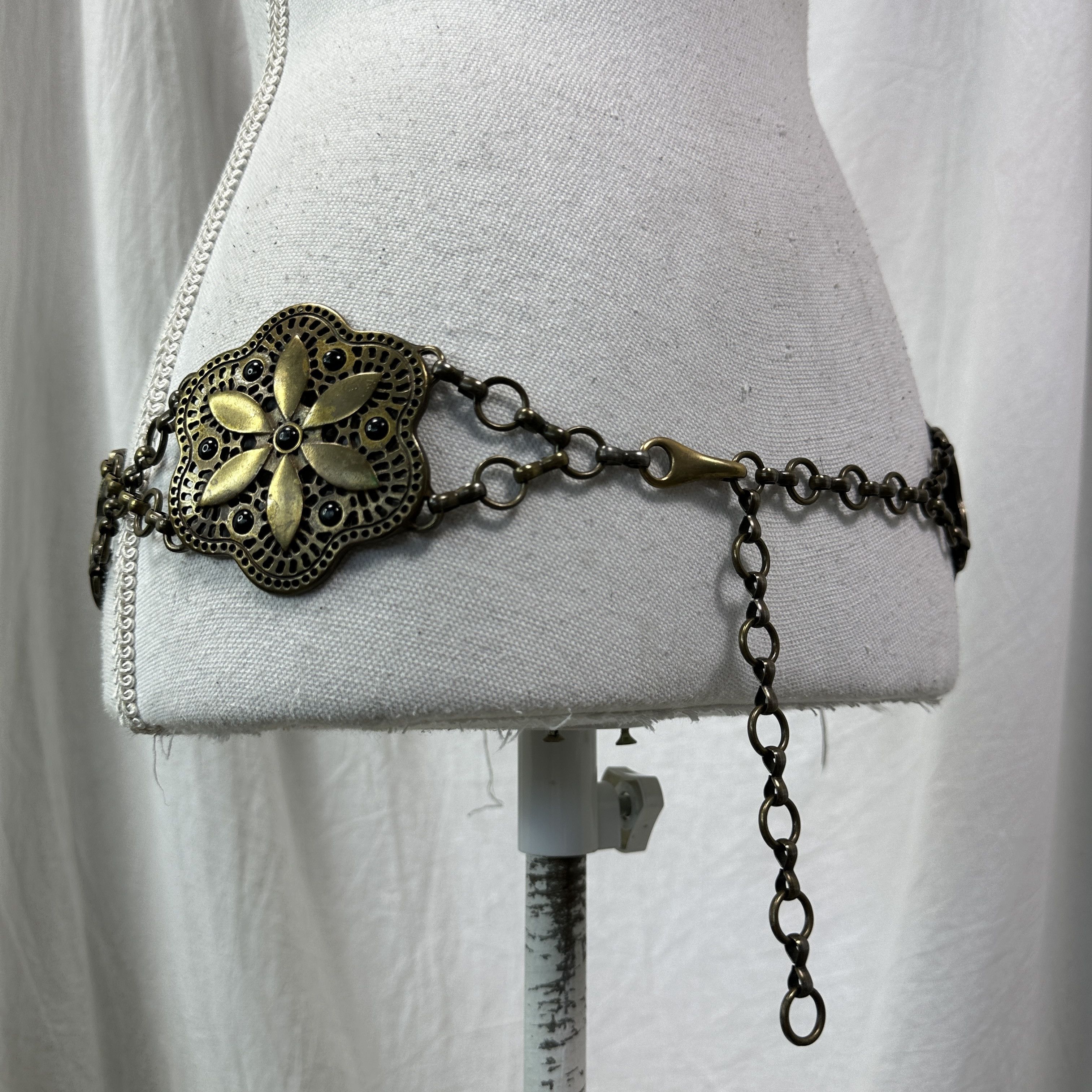 Vintage Vintage Avant Garde Metal Chained Flowers Belt Y2K Size ONE SIZE - 5 Thumbnail