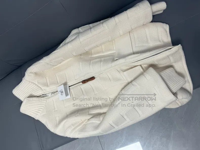 Hermes Hermes Cashmere Padded Jacket, Beige, Loose Fit Size XXS / US 00 / IT 34 - 1 Thumbnail