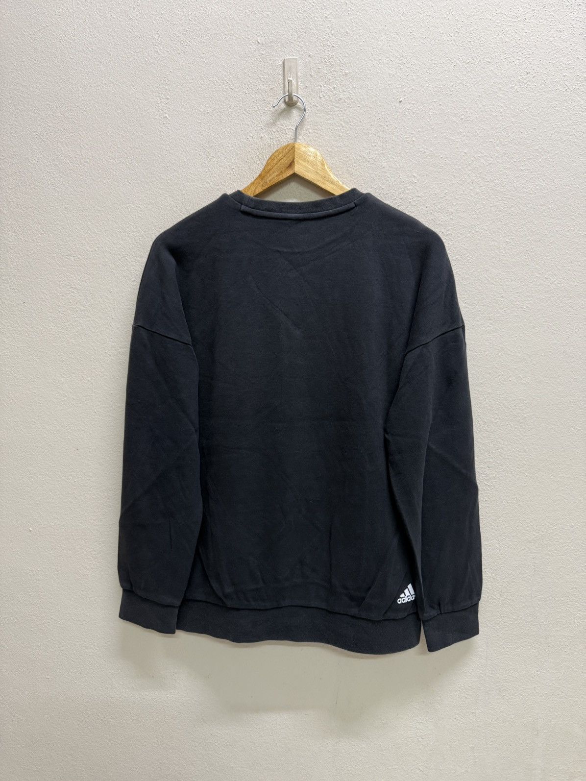 Adidas Adidas Crewneck Center Logo Sweatshirt Size US M / EU 48-50 / 2 - 20 Thumbnail