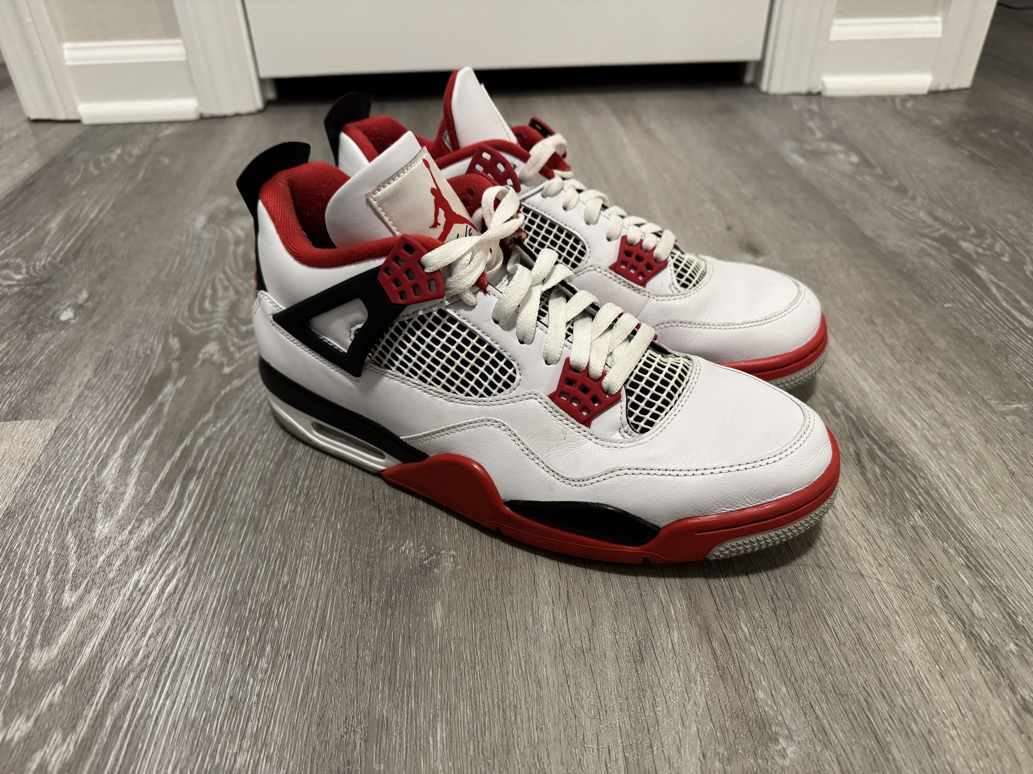 Jordan Brand Air Jordan 4 Retro Fire Red OG 2020 Size 11 Size US 11 / EU 44 - 3 Thumbnail
