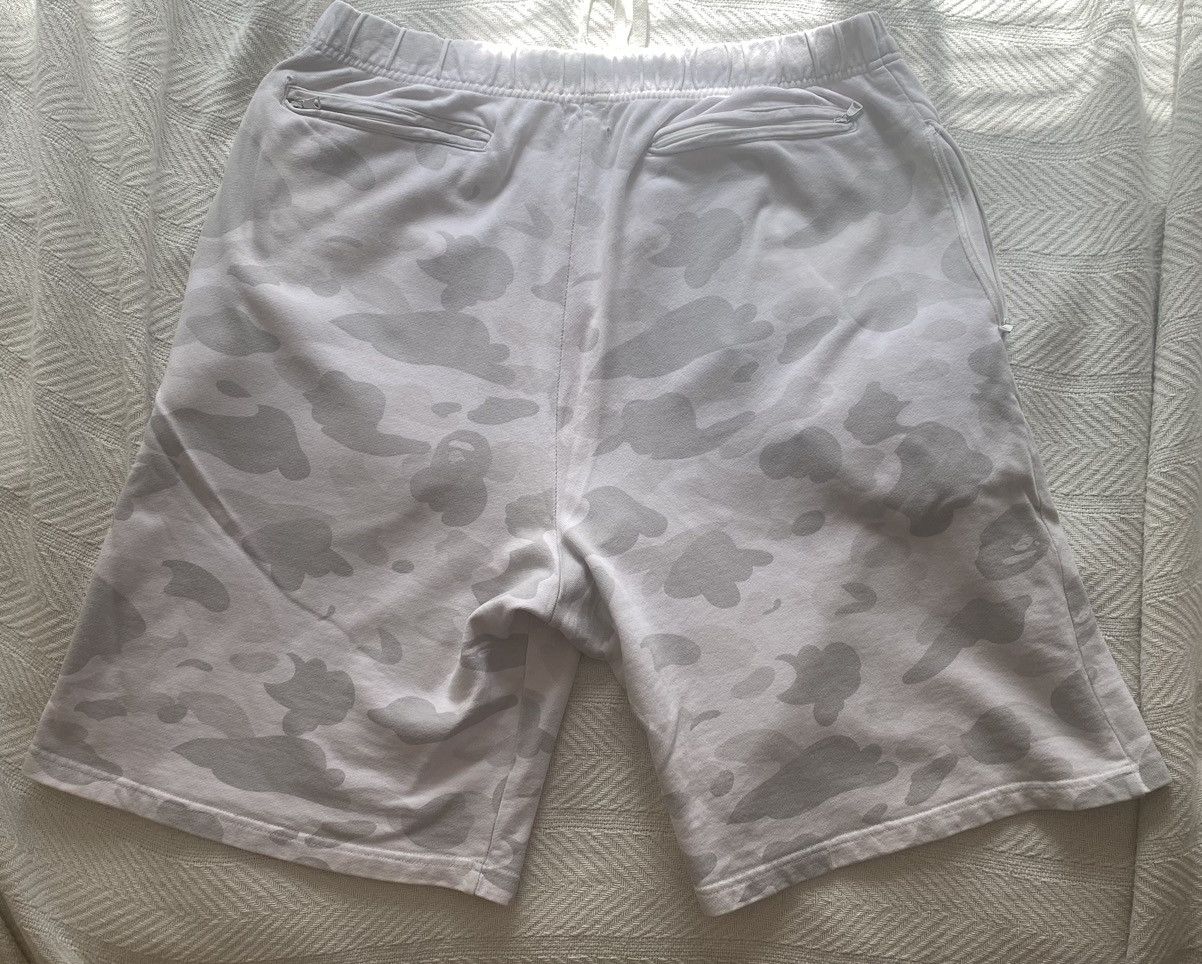 Bape Vintage A Bathing Ape Bape Early 2000’s XL White Camo Shorts Size US 36 / EU 52 - 2 Thumbnail