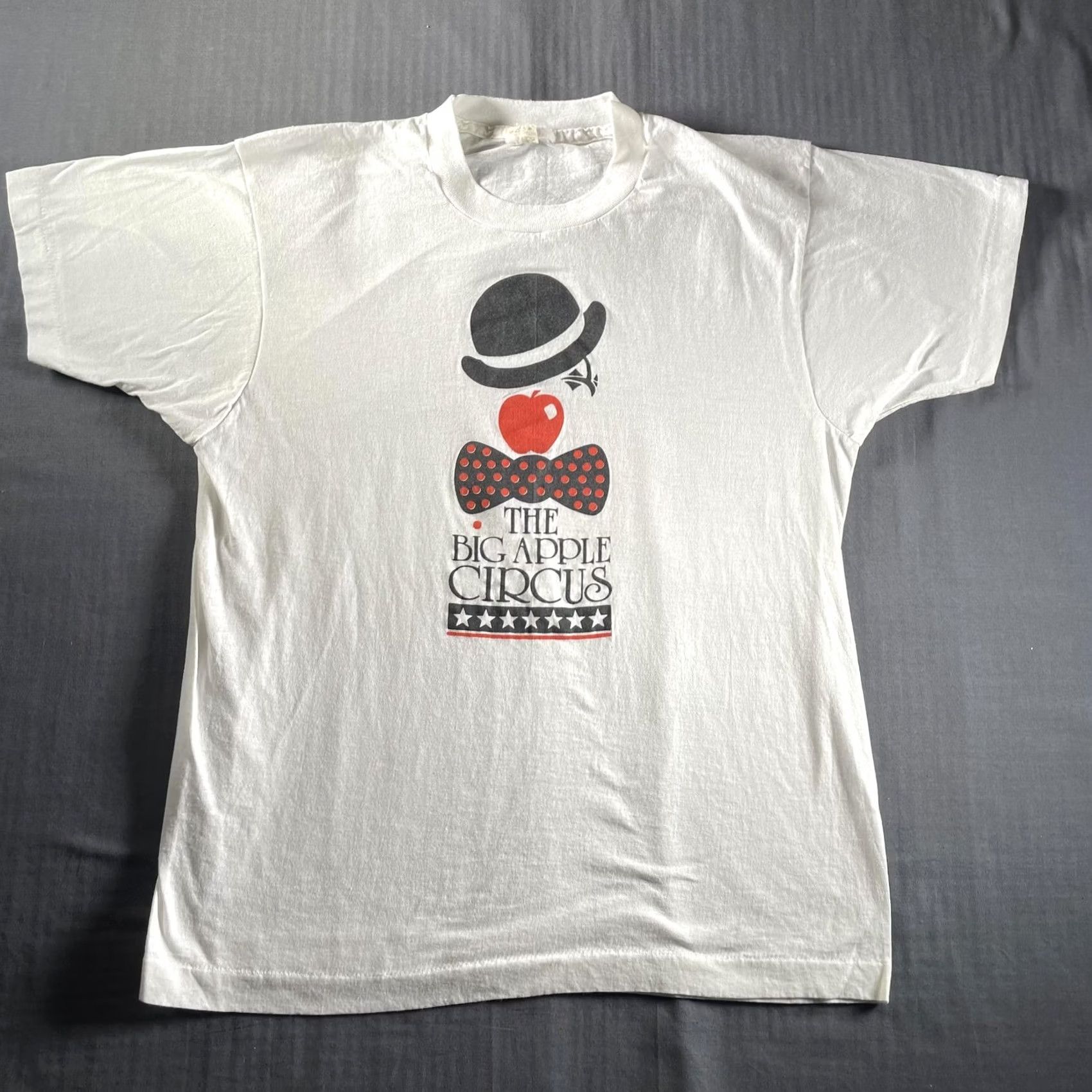 Apple VINTAGE Big Apple Circus Shirt Mens M White Graphic Tee Made USA 80s Size US M / EU 48-50 / 2 - 4 Thumbnail