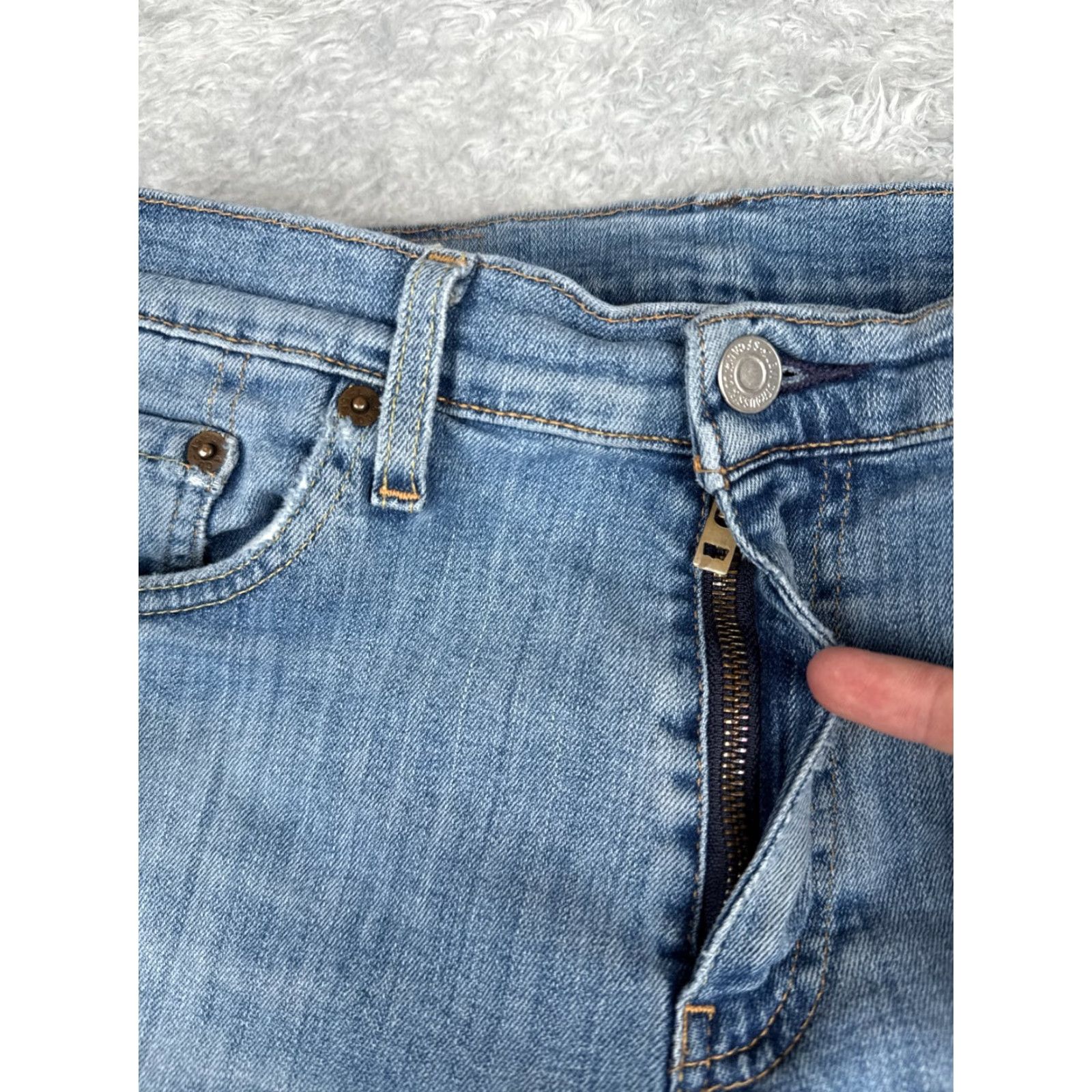 Levi's Levi's 511 Jeans Men's 29 Blue Denim Regular Fit 5-Pocket Cotton Blend Size US 29 - 5 Thumbnail